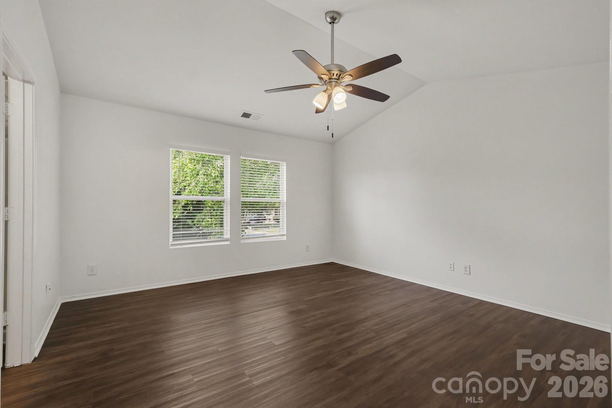 4636 Meadowfield Road — Charlotte