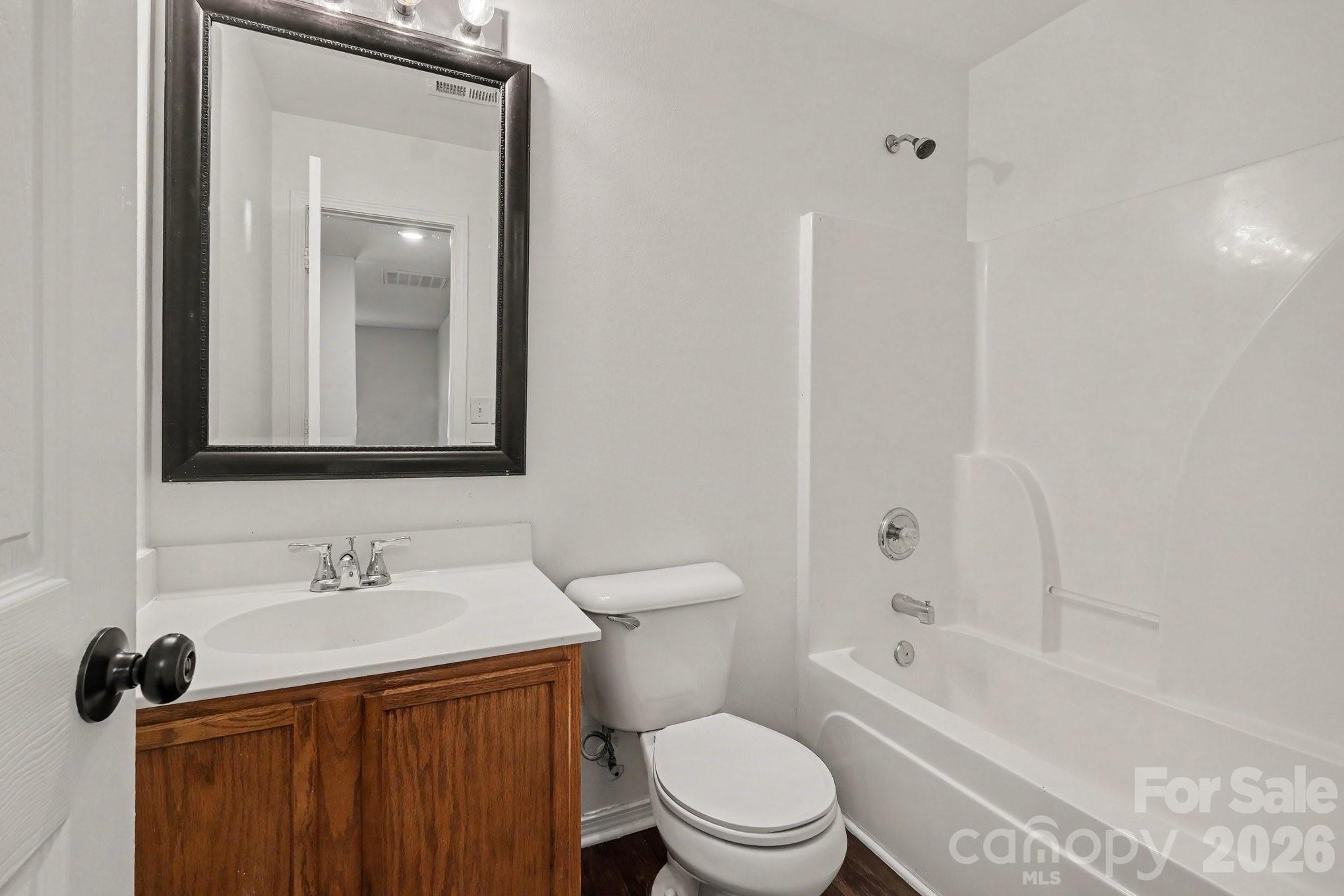 4636 Meadowfield Road — Charlotte