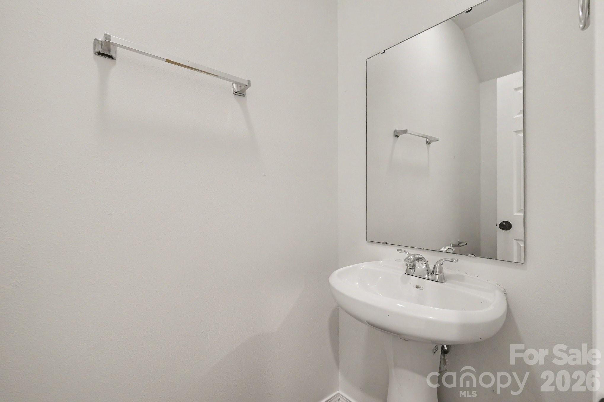 4636 Meadowfield Road — Charlotte