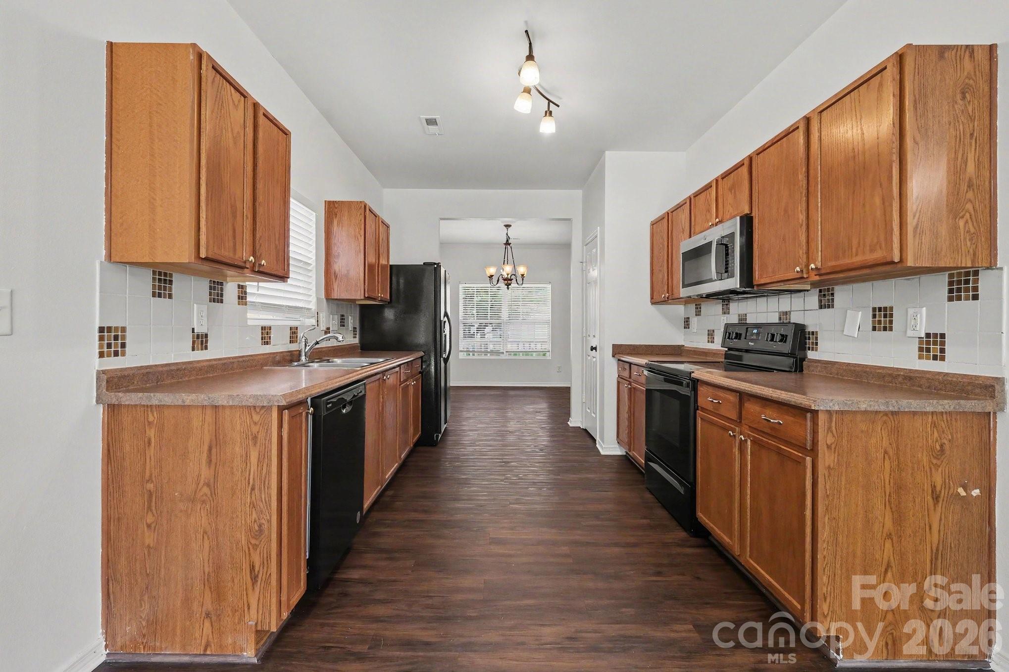 4636 Meadowfield Road — Charlotte