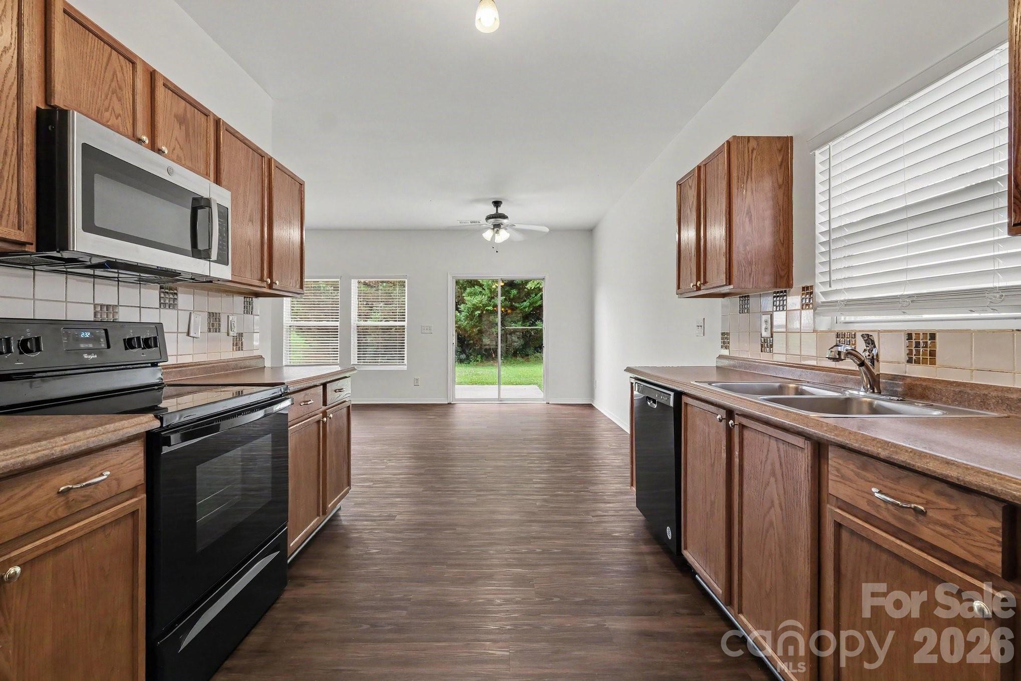 4636 Meadowfield Road — Charlotte