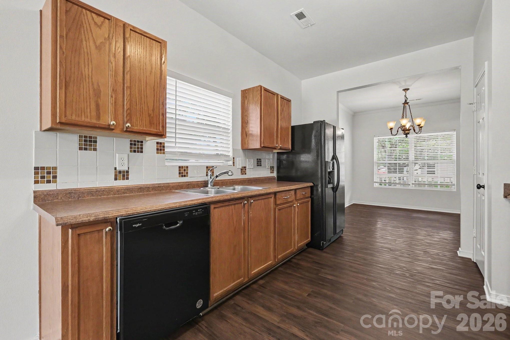 4636 Meadowfield Road — Charlotte