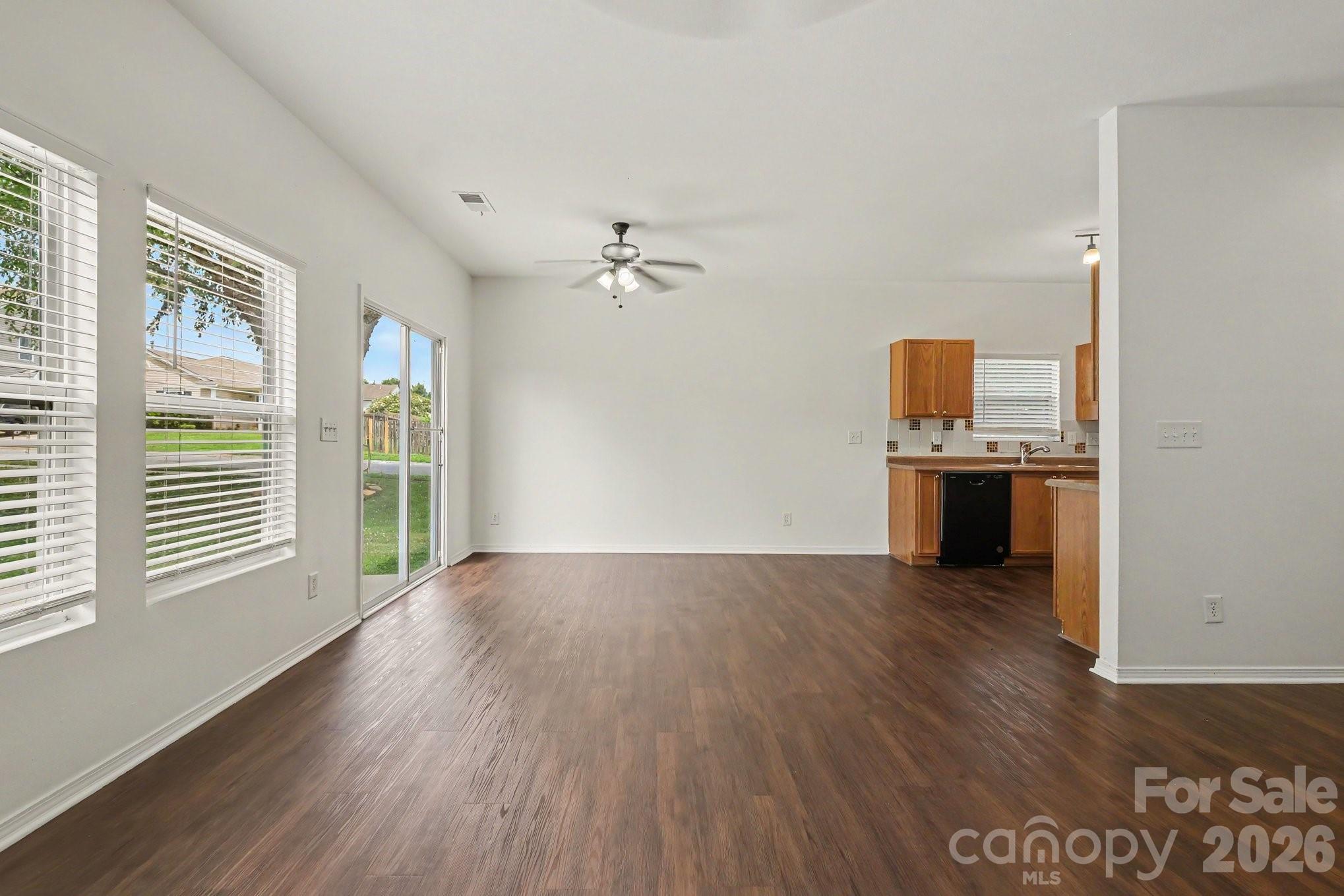 4636 Meadowfield Road — Charlotte