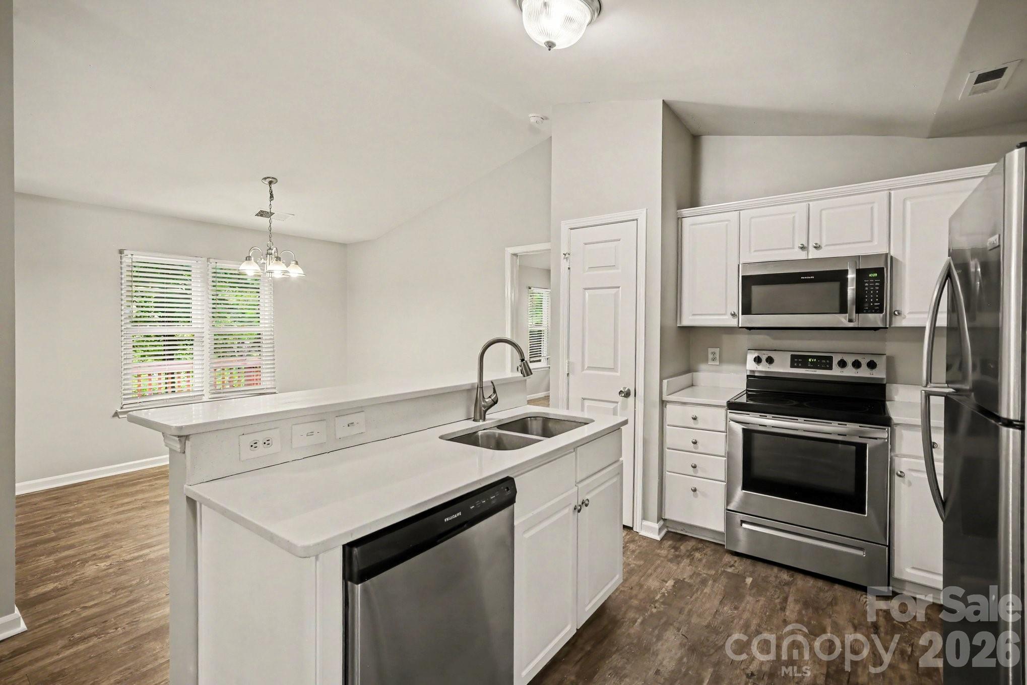 2732 Black Walnut Lane — Charlotte