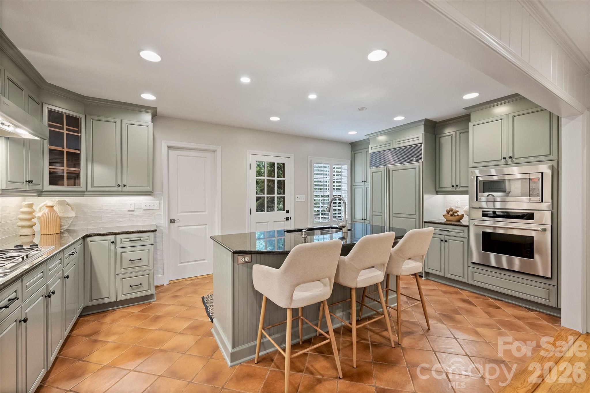 5519 Robinhood Road — Charlotte