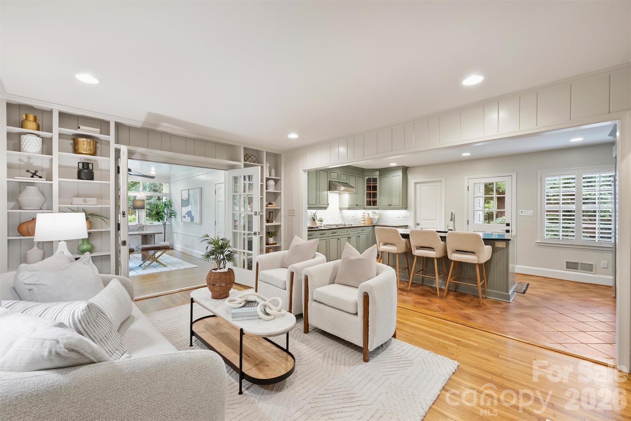 5519 Robinhood Road — Charlotte