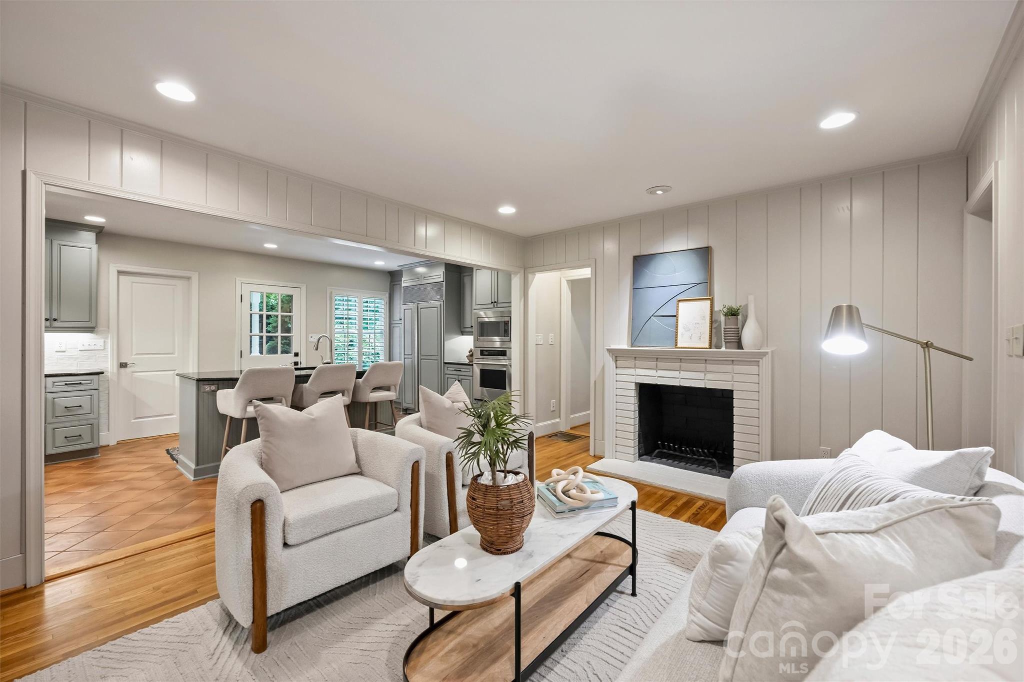 5519 Robinhood Road — Charlotte