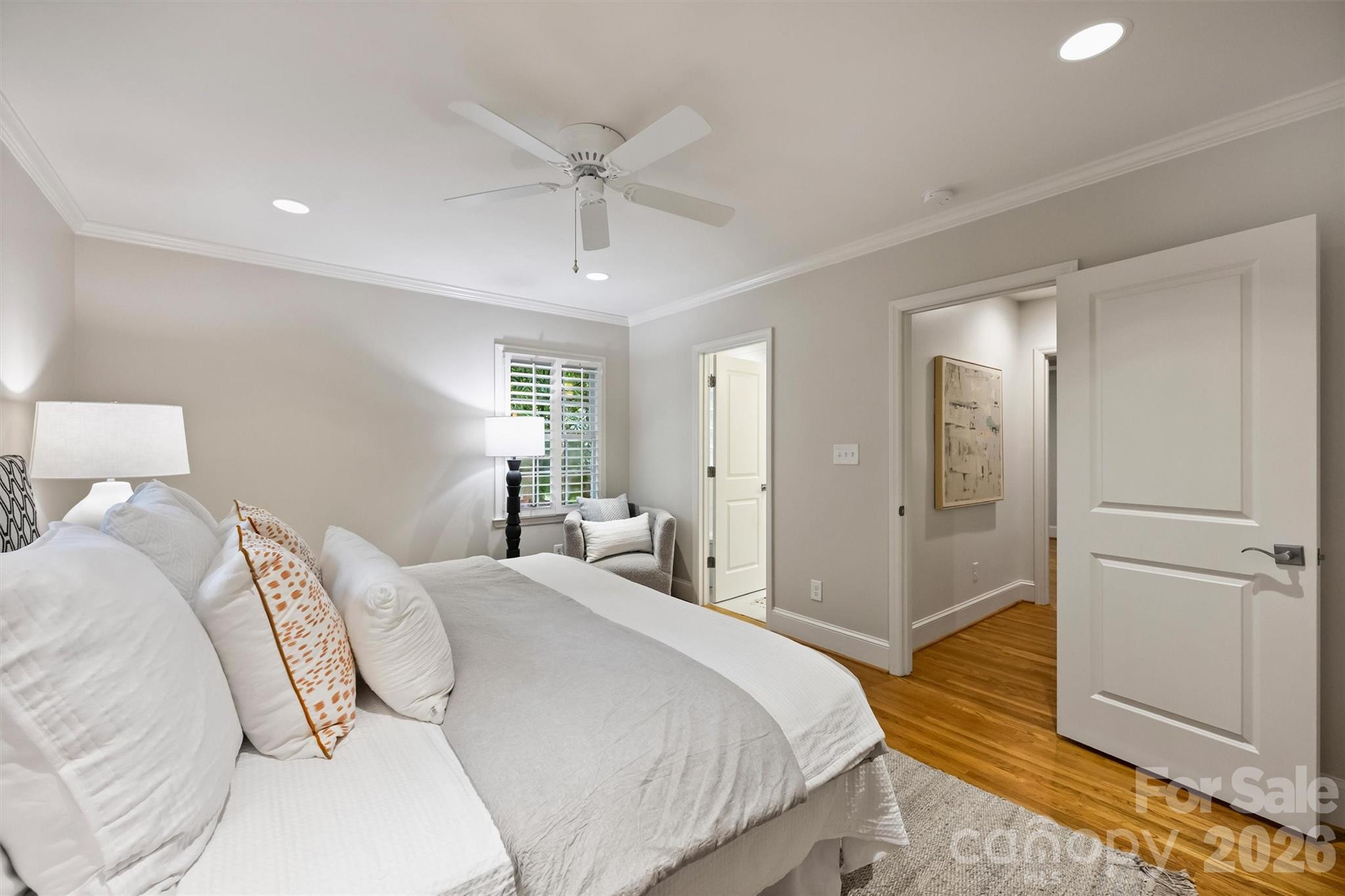 5519 Robinhood Road — Charlotte