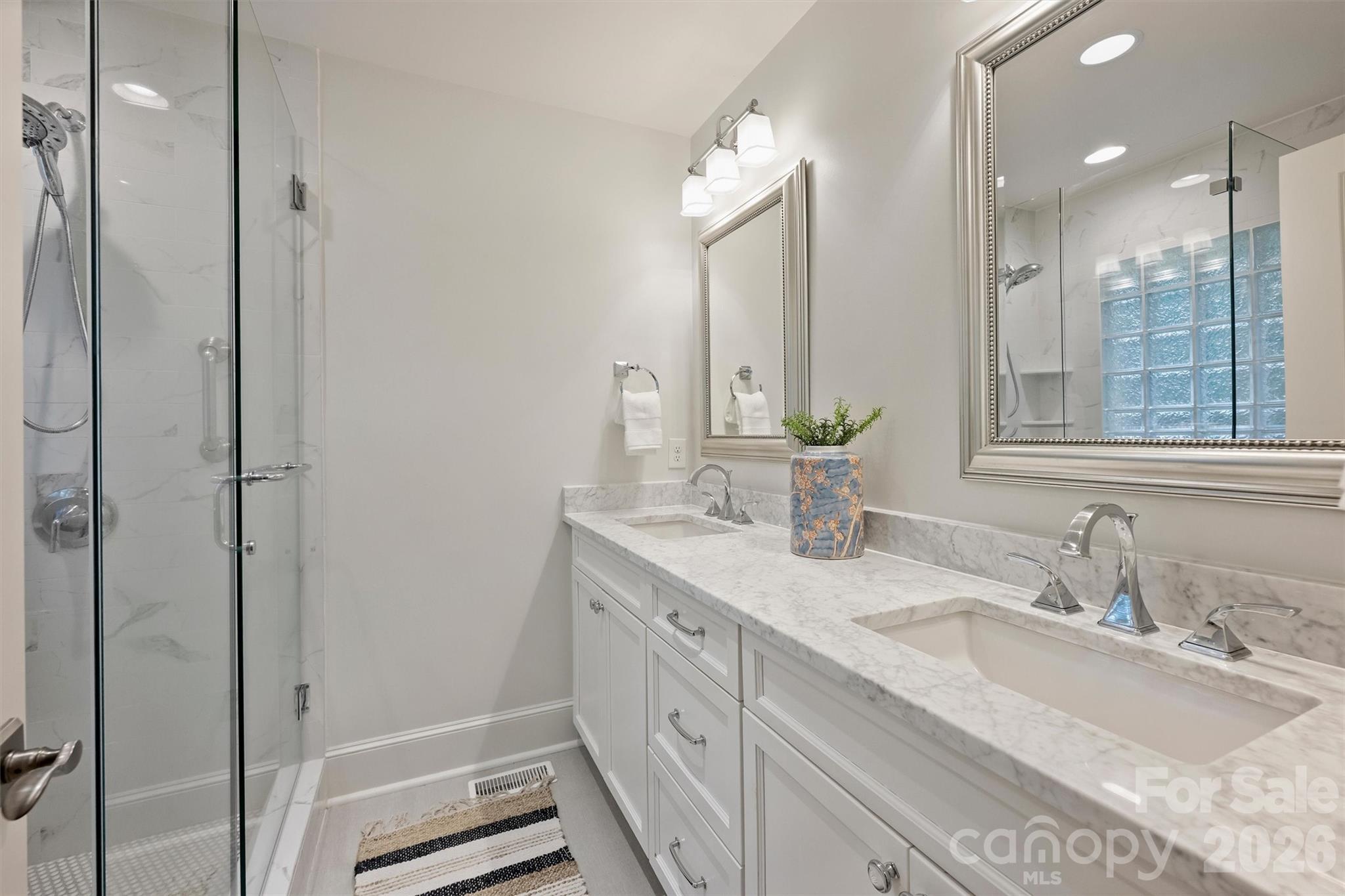5519 Robinhood Road — Charlotte