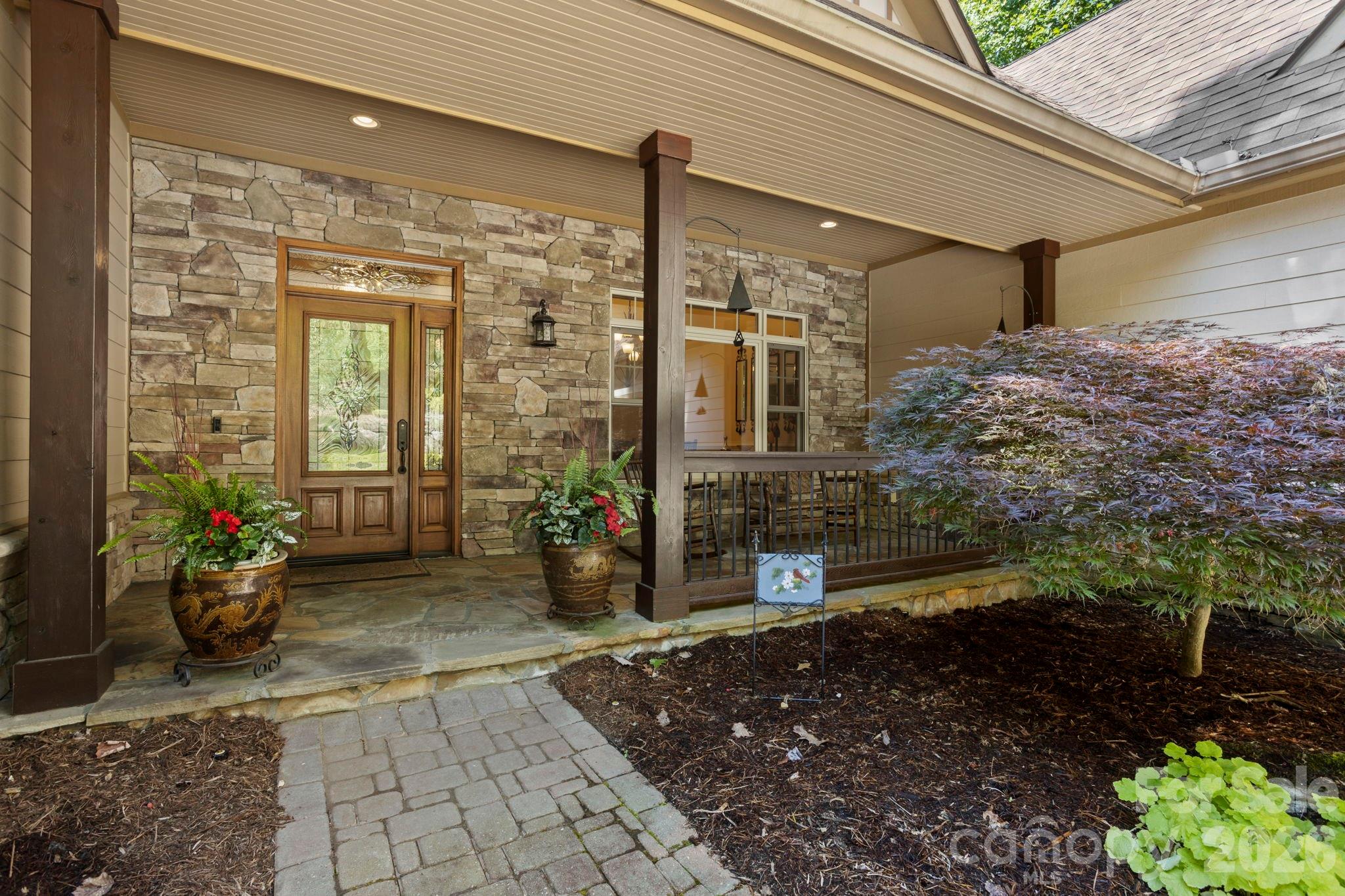 132 Pinnacle Peak Lane — Flat Rock