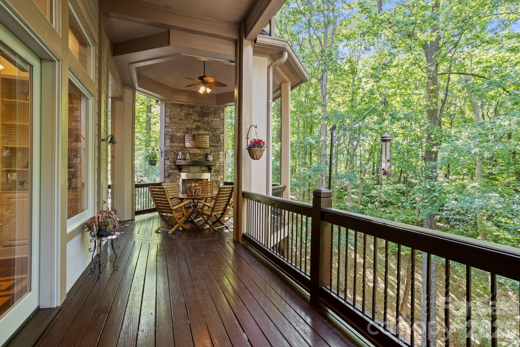 132 Pinnacle Peak Lane — Flat Rock