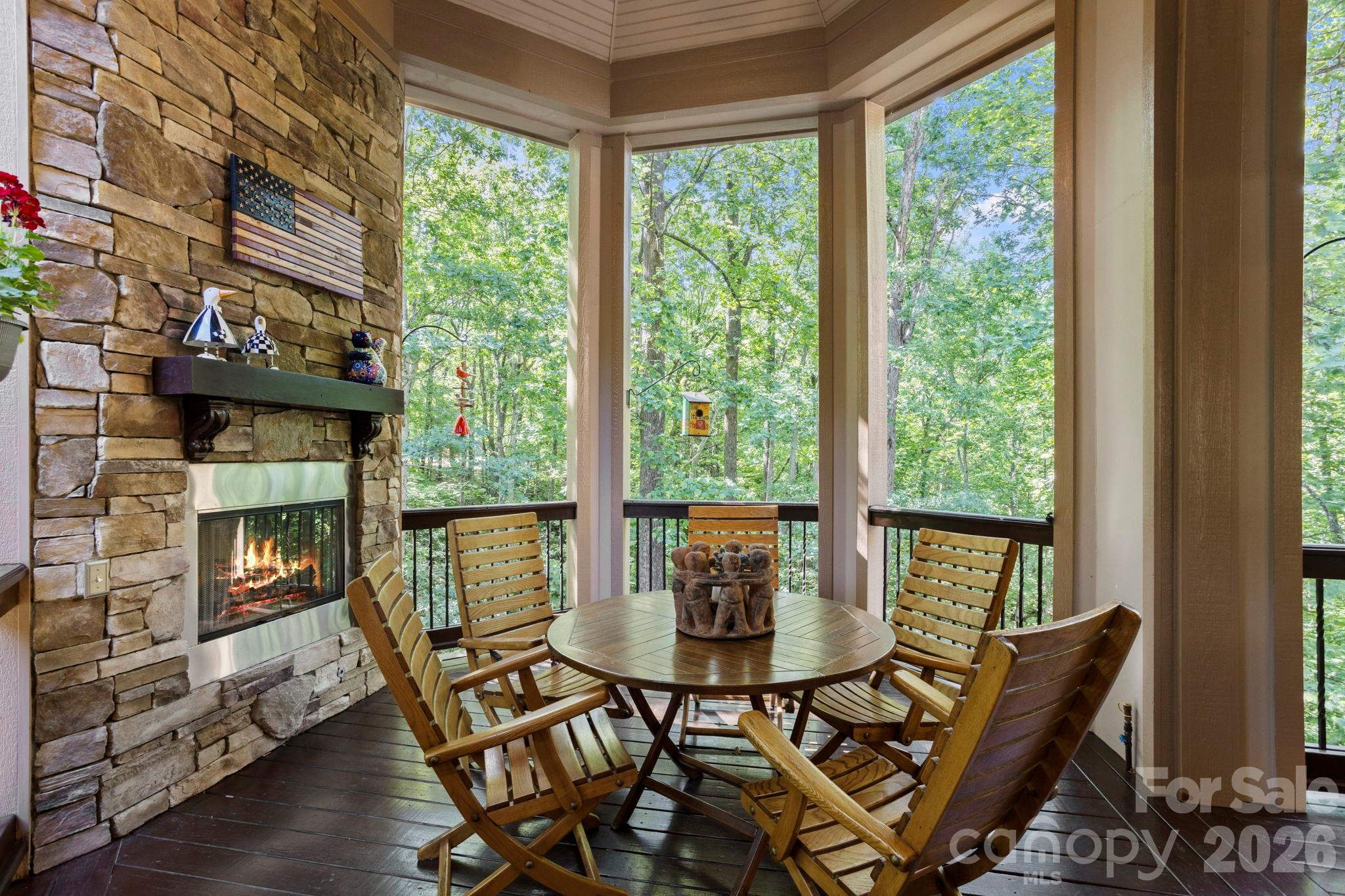 132 Pinnacle Peak Lane — Flat Rock