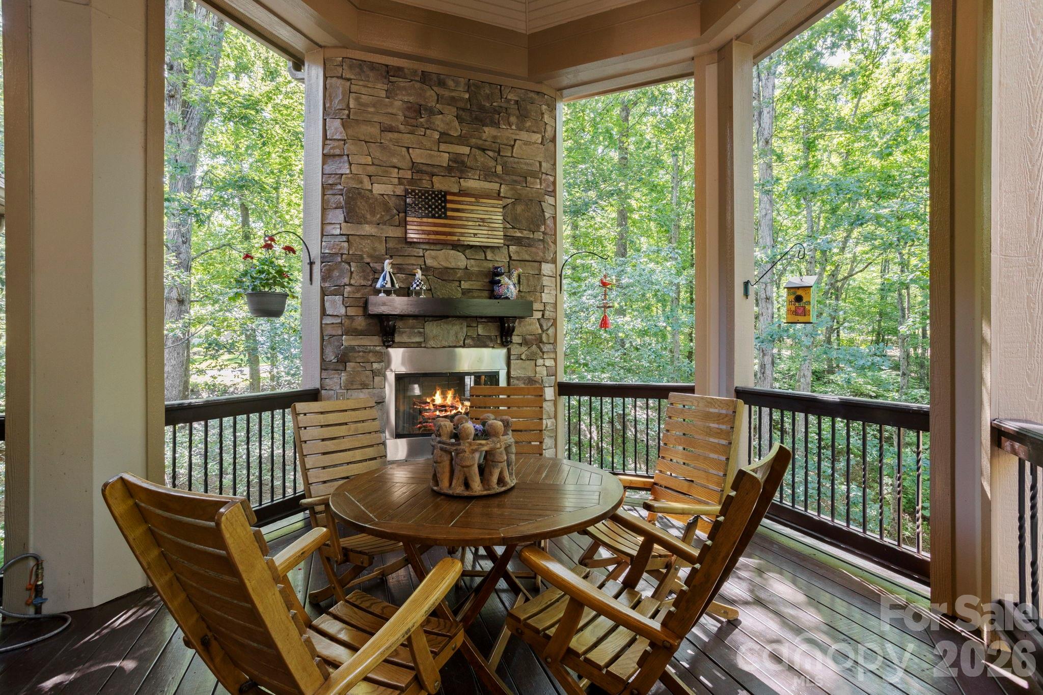 132 Pinnacle Peak Lane — Flat Rock