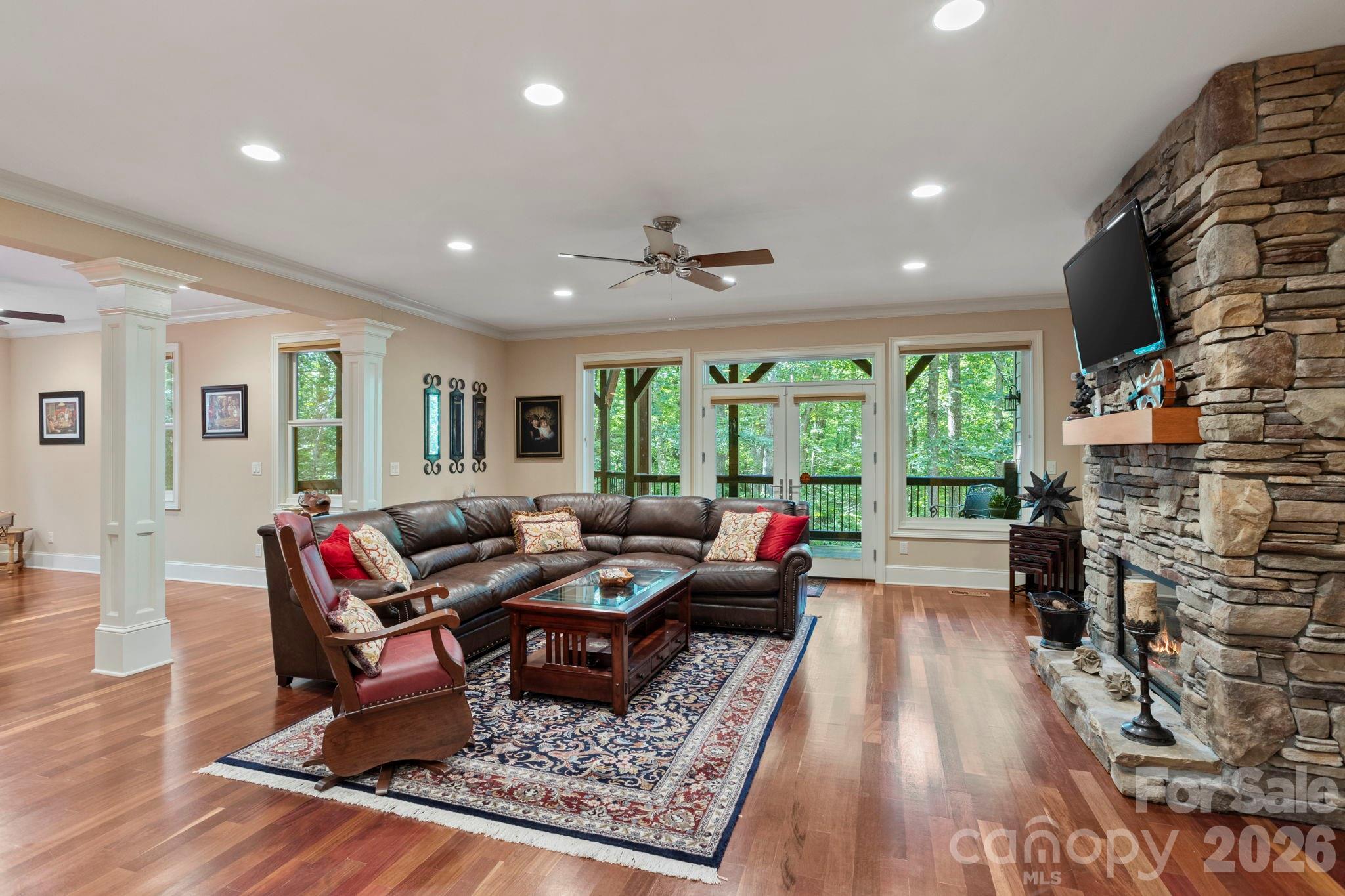 132 Pinnacle Peak Lane — Flat Rock