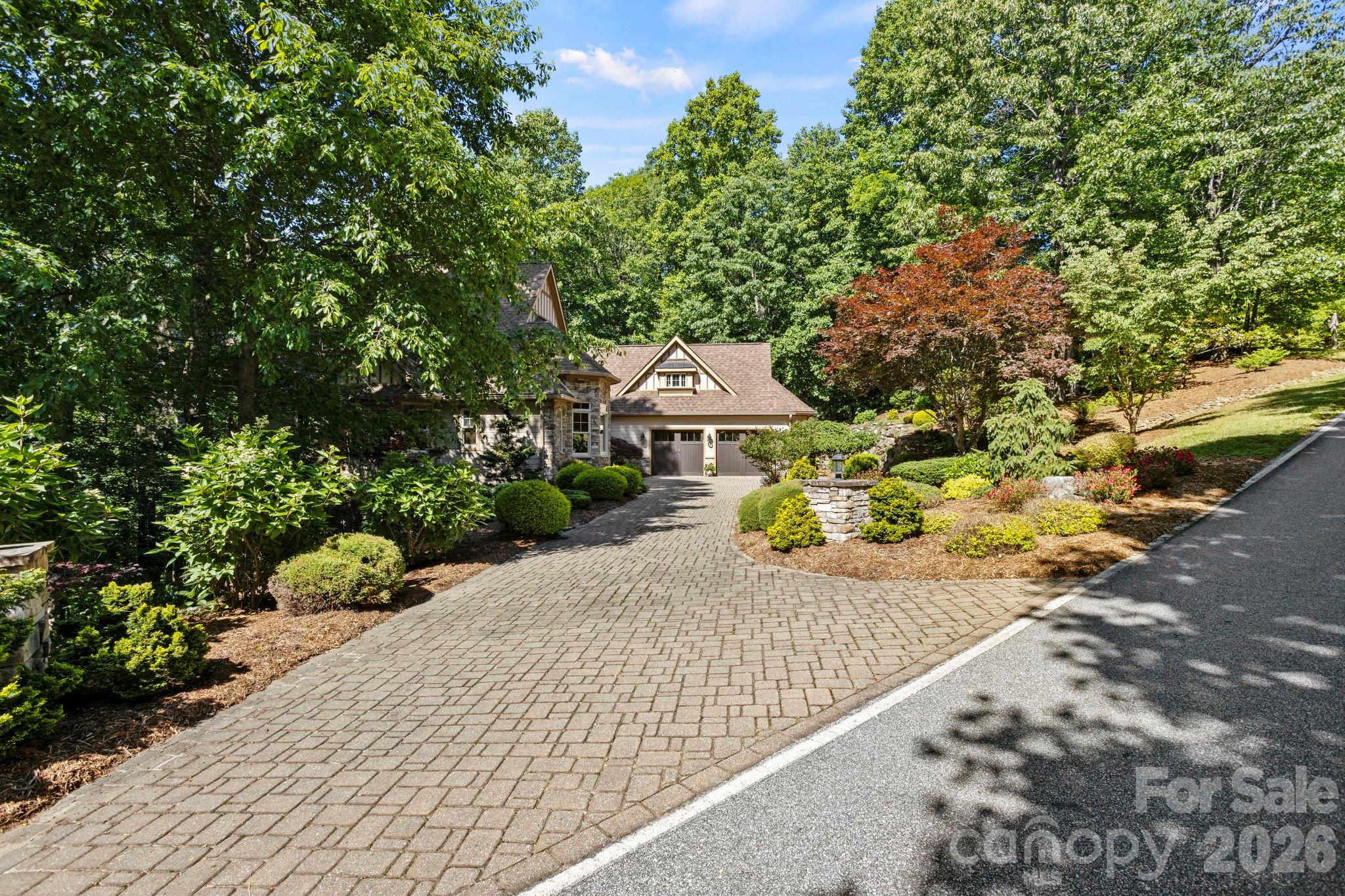 132 Pinnacle Peak Lane — Flat Rock