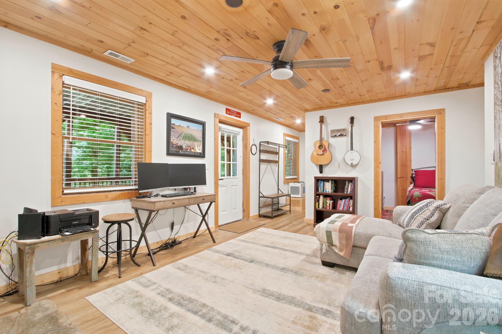 176 Ravens View — Boone