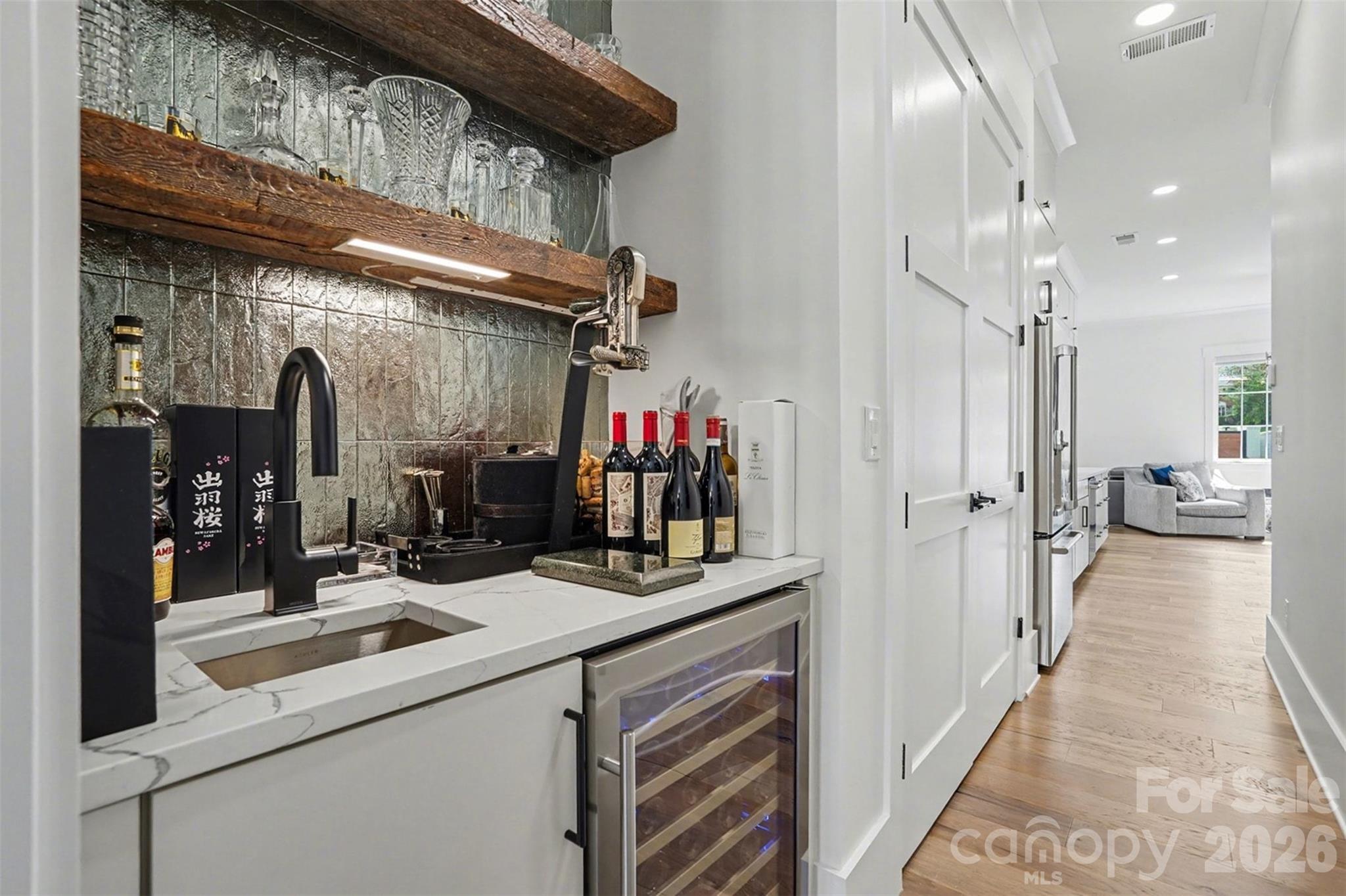 915 Laurel Creek Lane — Charlotte