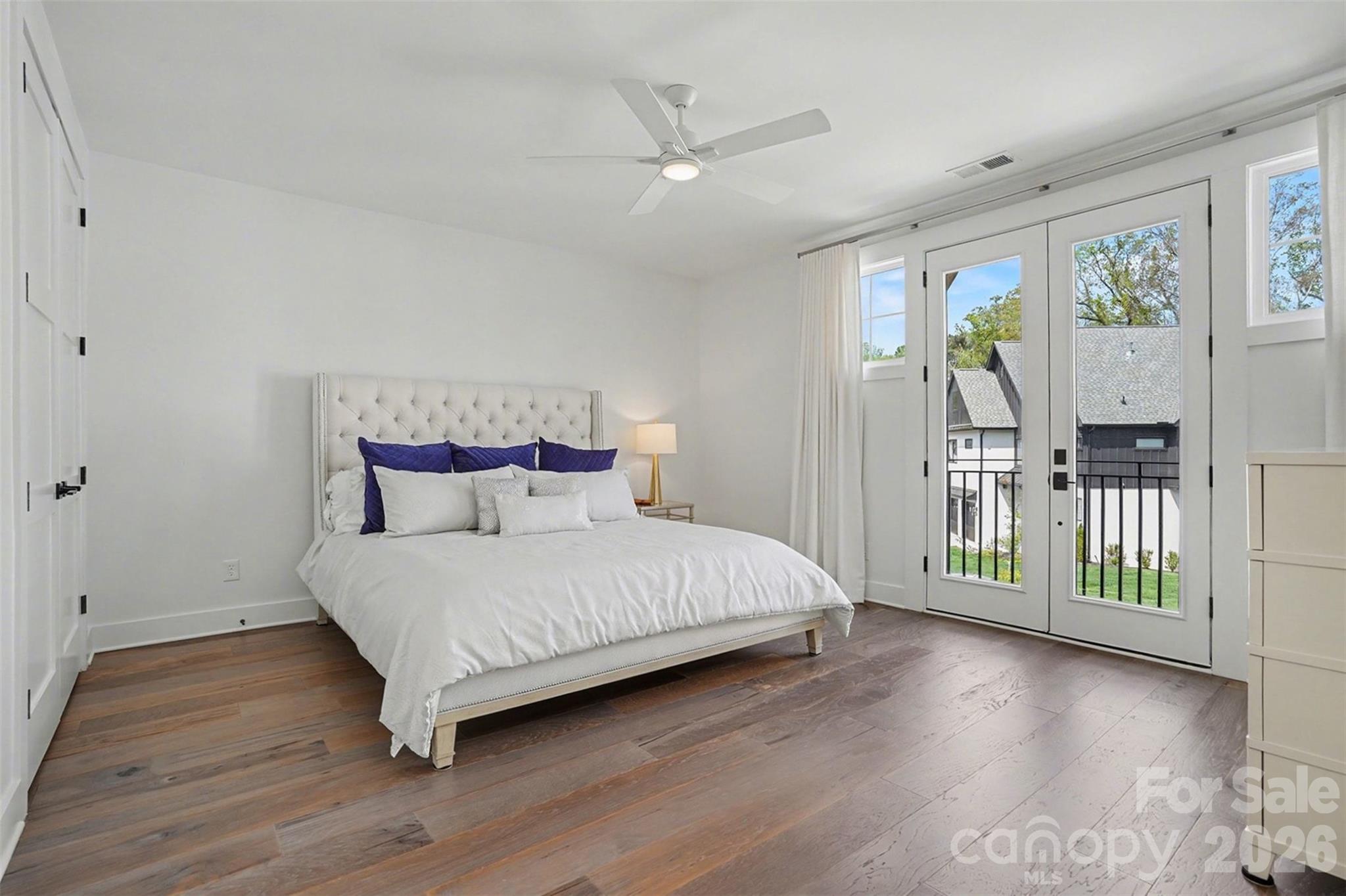 915 Laurel Creek Lane — Charlotte