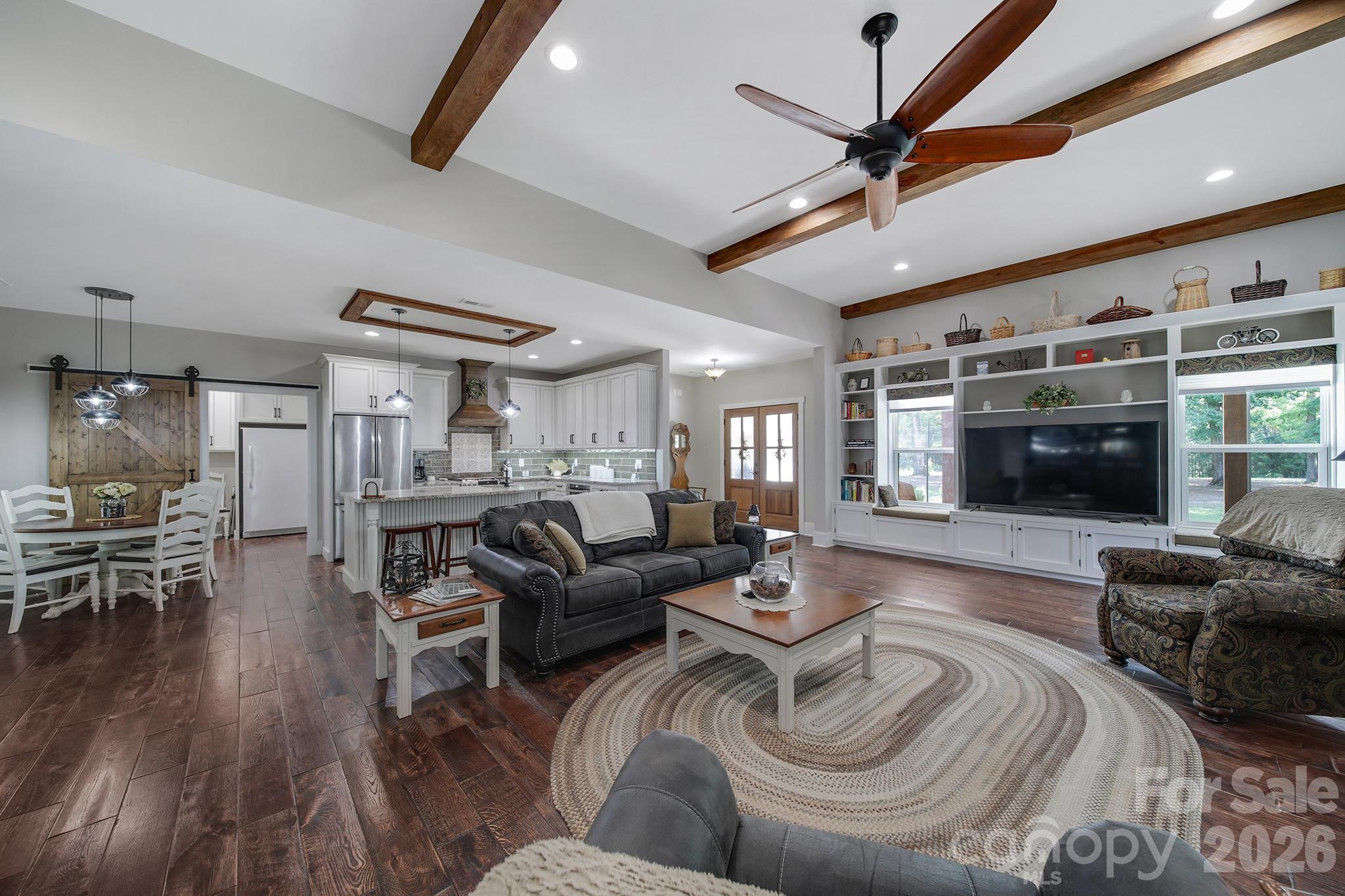 880 Shiloh Unity Road — Lancaster