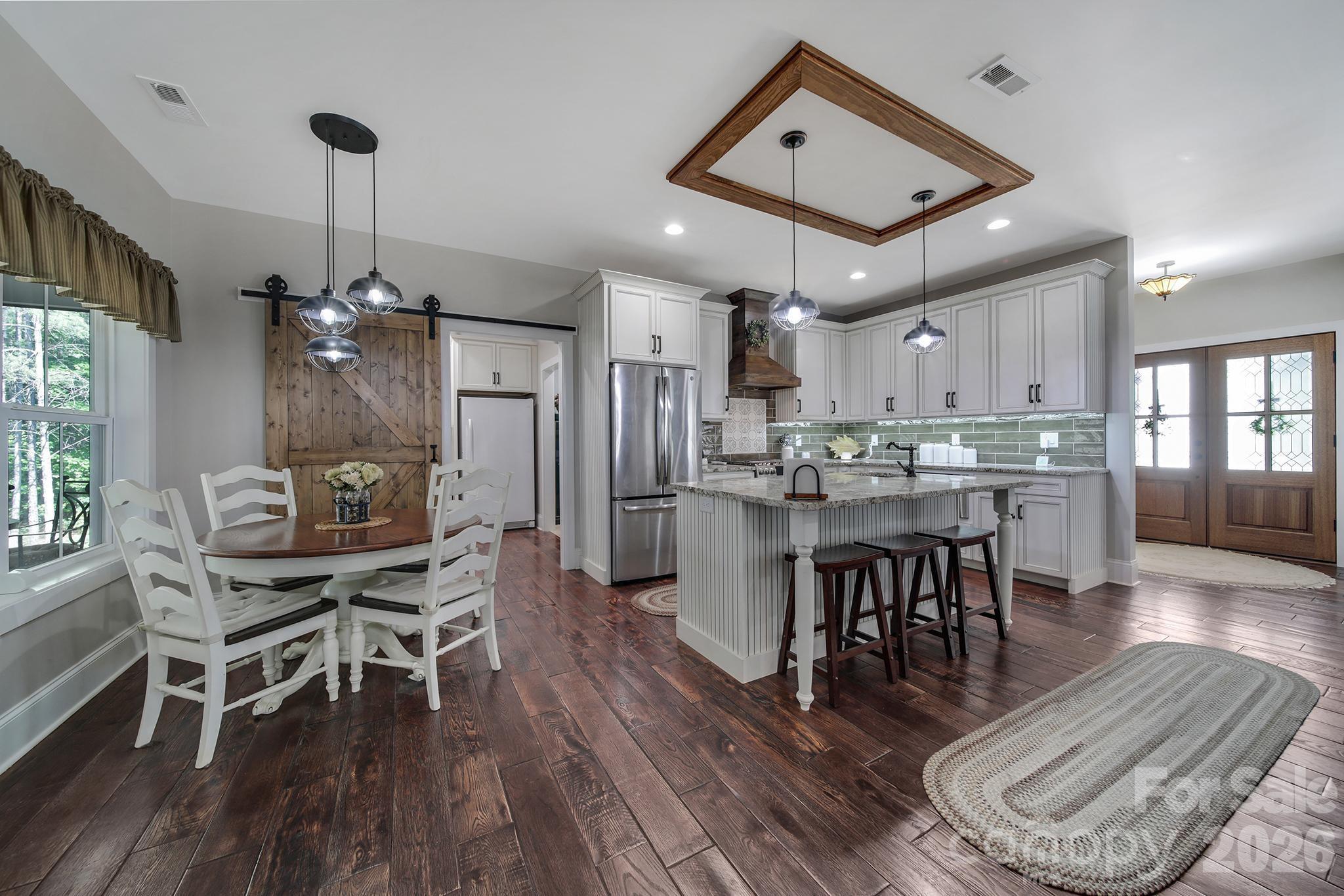 880 Shiloh Unity Road — Lancaster