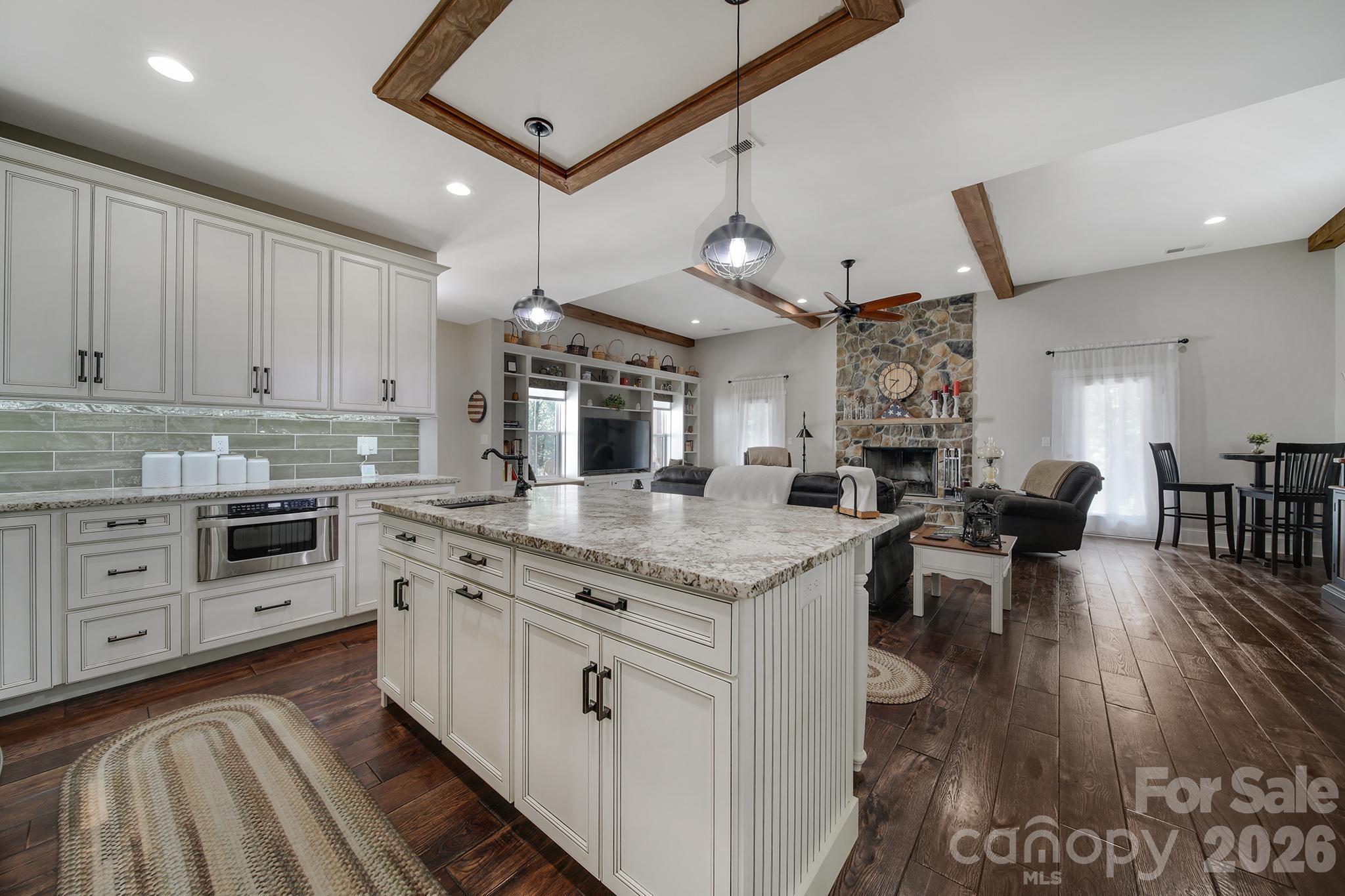 880 Shiloh Unity Road — Lancaster