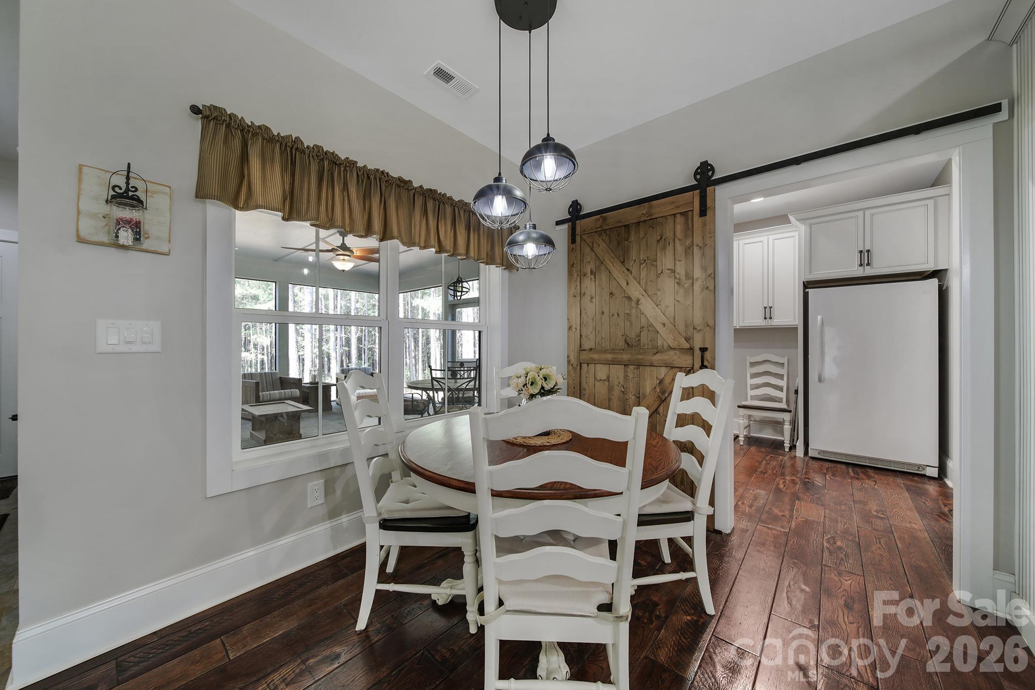 880 Shiloh Unity Road — Lancaster