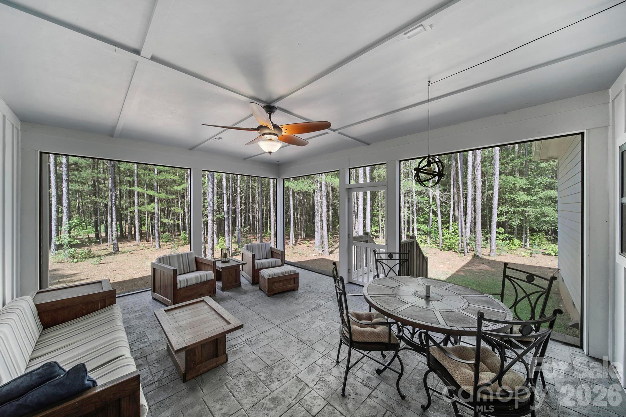 880 Shiloh Unity Road — Lancaster
