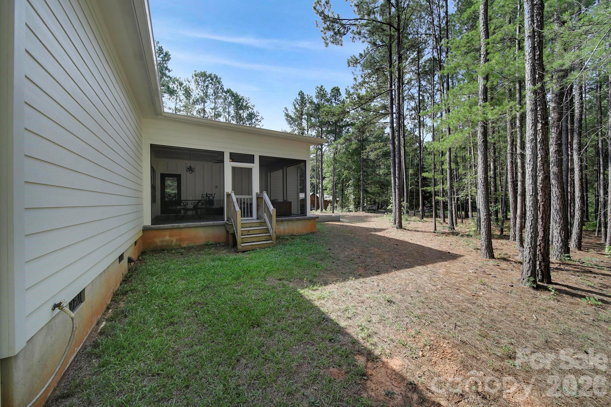 880 Shiloh Unity Road — Lancaster