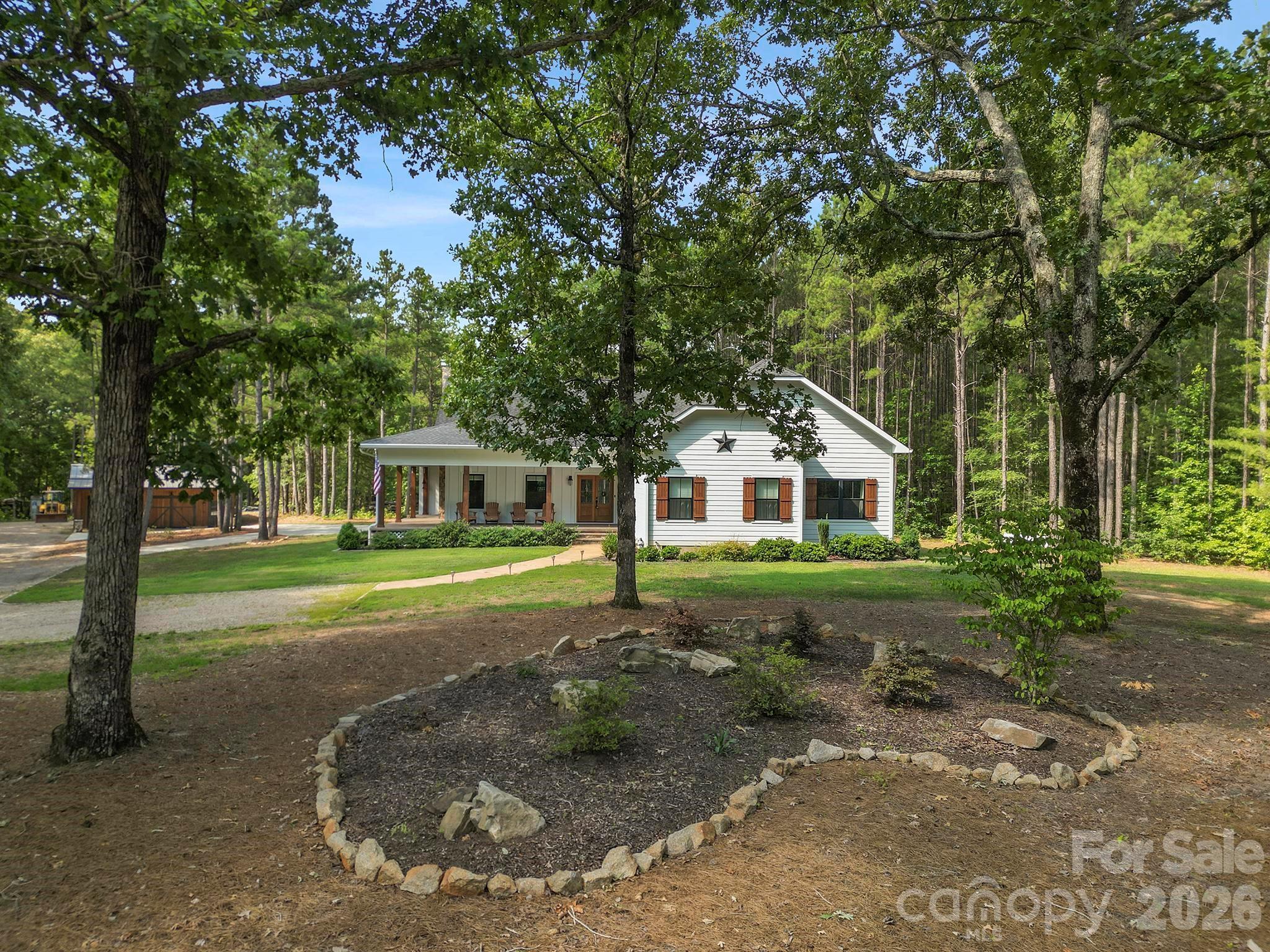 880 Shiloh Unity Road — Lancaster
