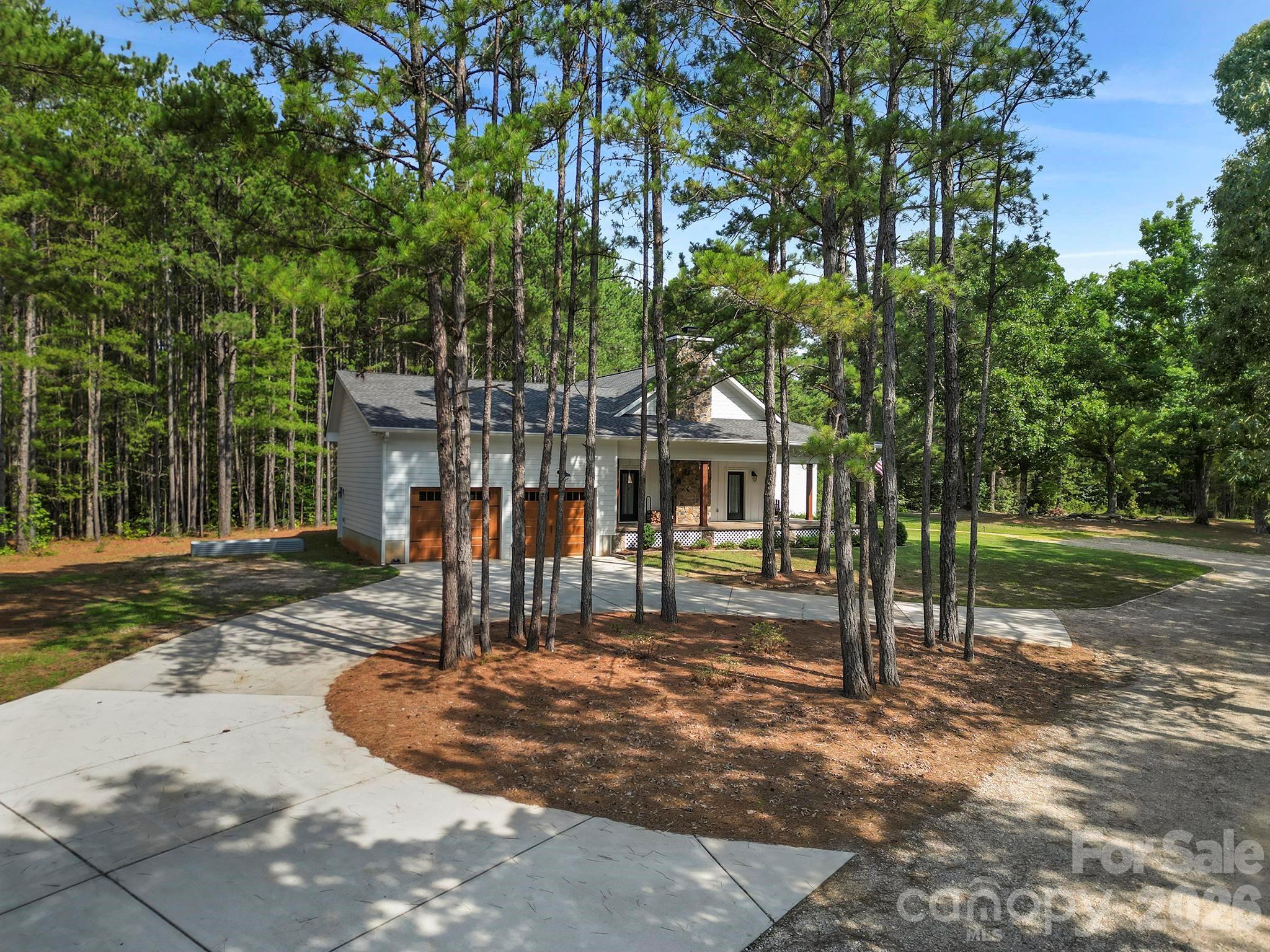880 Shiloh Unity Road — Lancaster