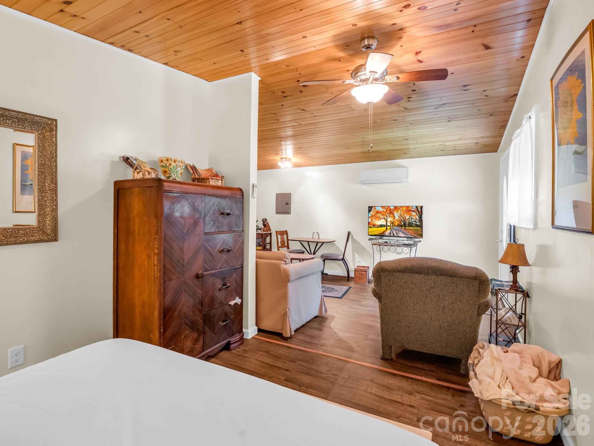 11 Charlie Hill Memorial Drive — Fairview