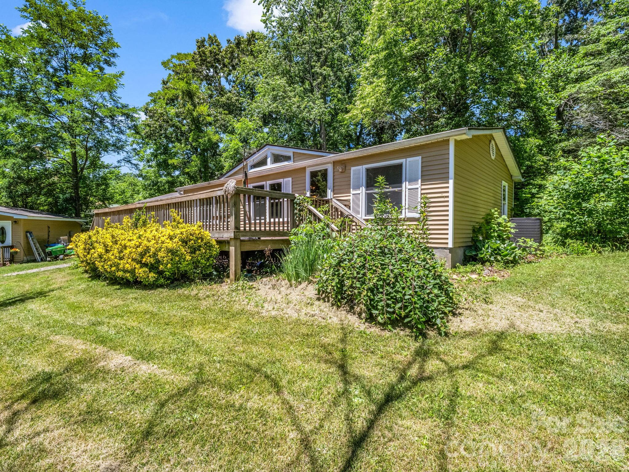 11 Charlie Hill Memorial Drive — Fairview