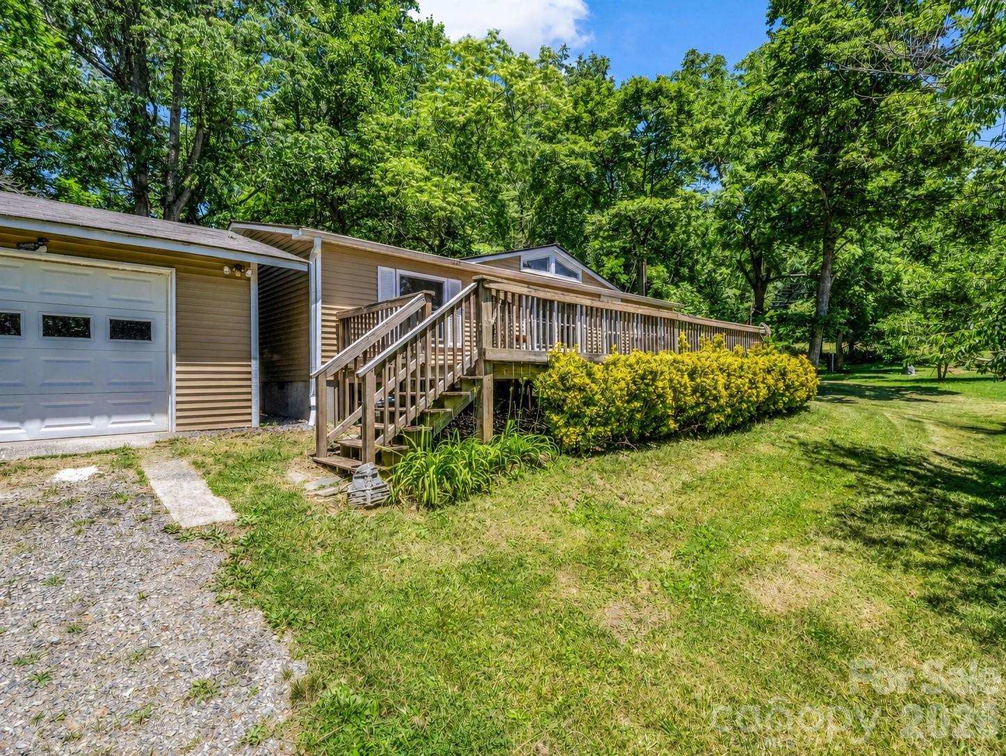 11 Charlie Hill Memorial Drive — Fairview