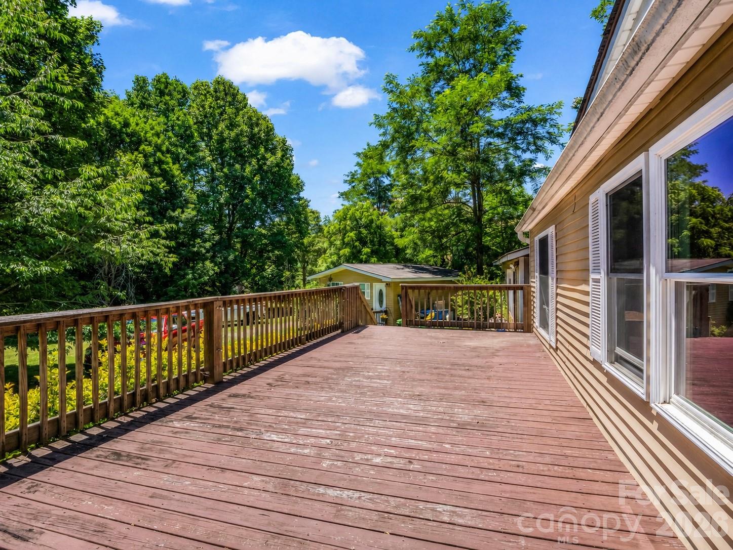 11 Charlie Hill Memorial Drive — Fairview
