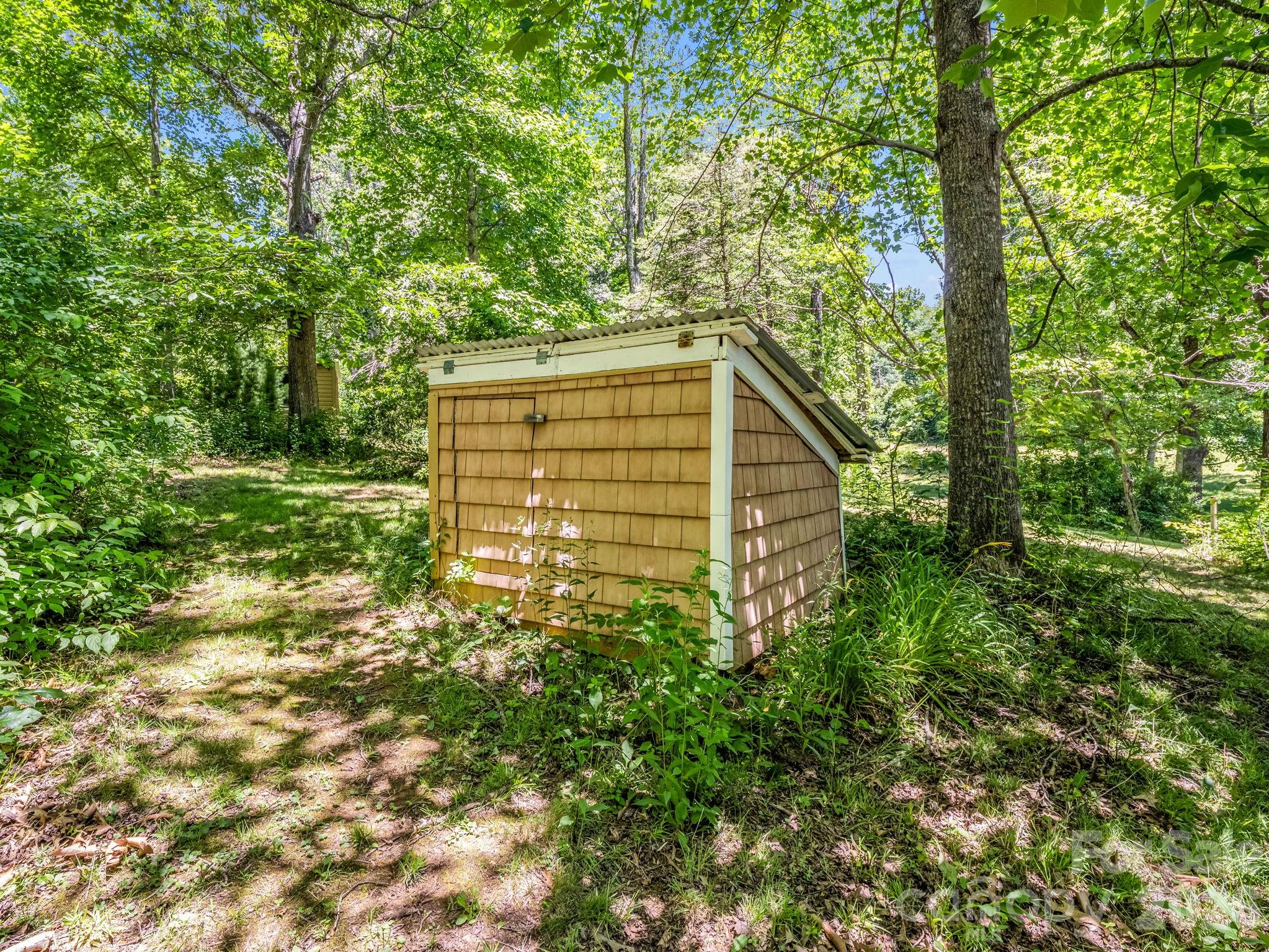 11 Charlie Hill Memorial Drive — Fairview