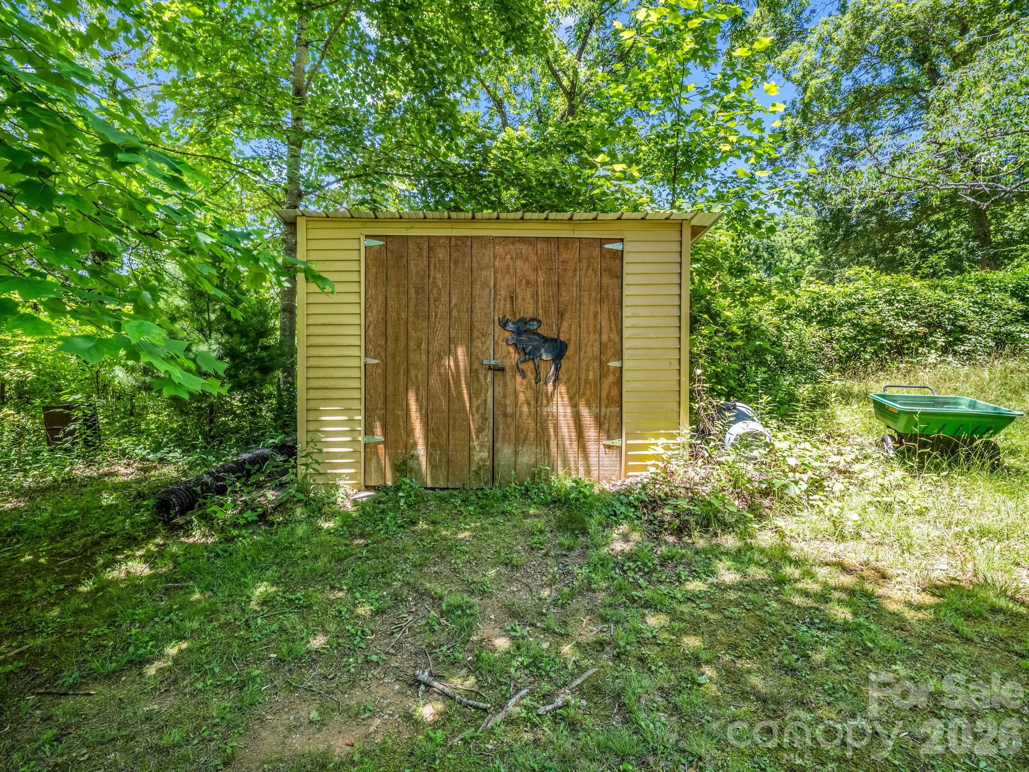 11 Charlie Hill Memorial Drive — Fairview