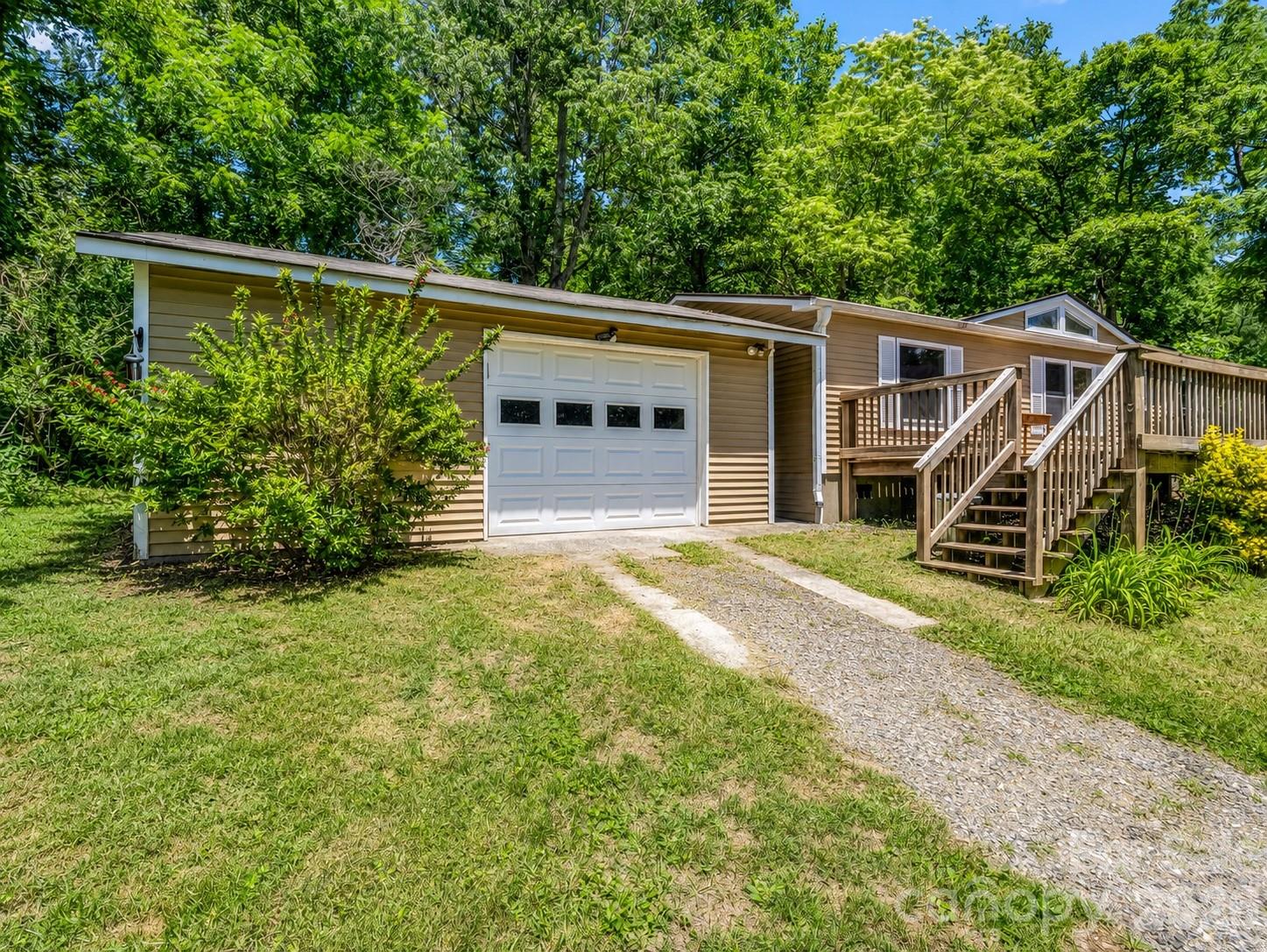11 Charlie Hill Memorial Drive — Fairview
