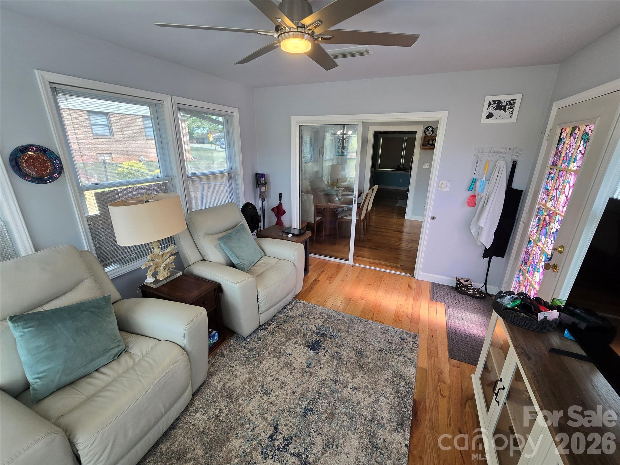 5760 Valley Field Road — Hickory