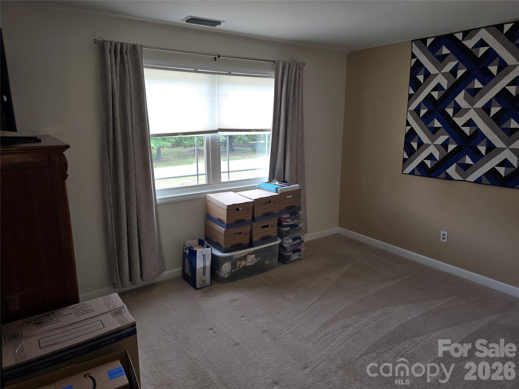 5760 Valley Field Road — Hickory