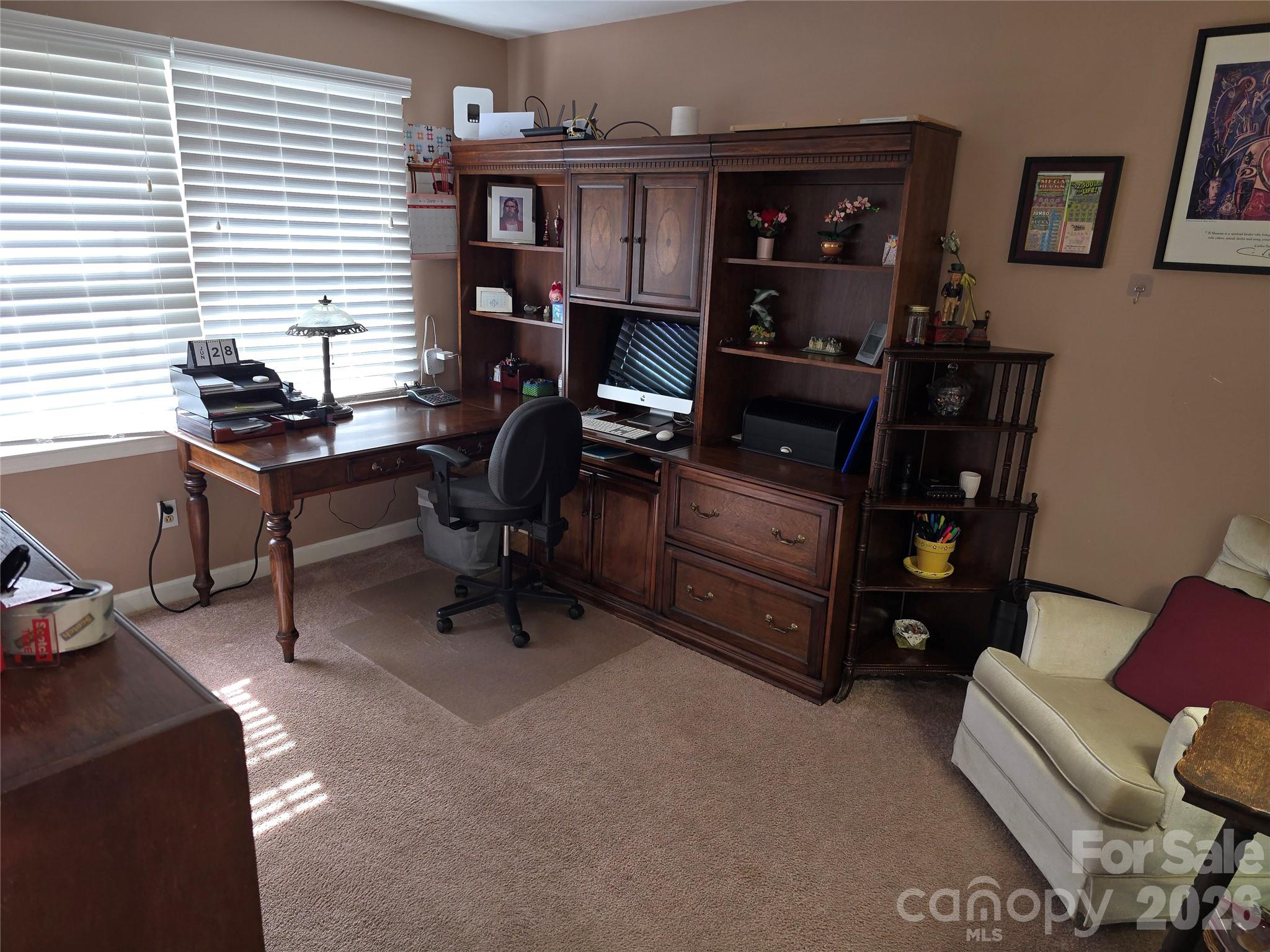 5760 Valley Field Road — Hickory