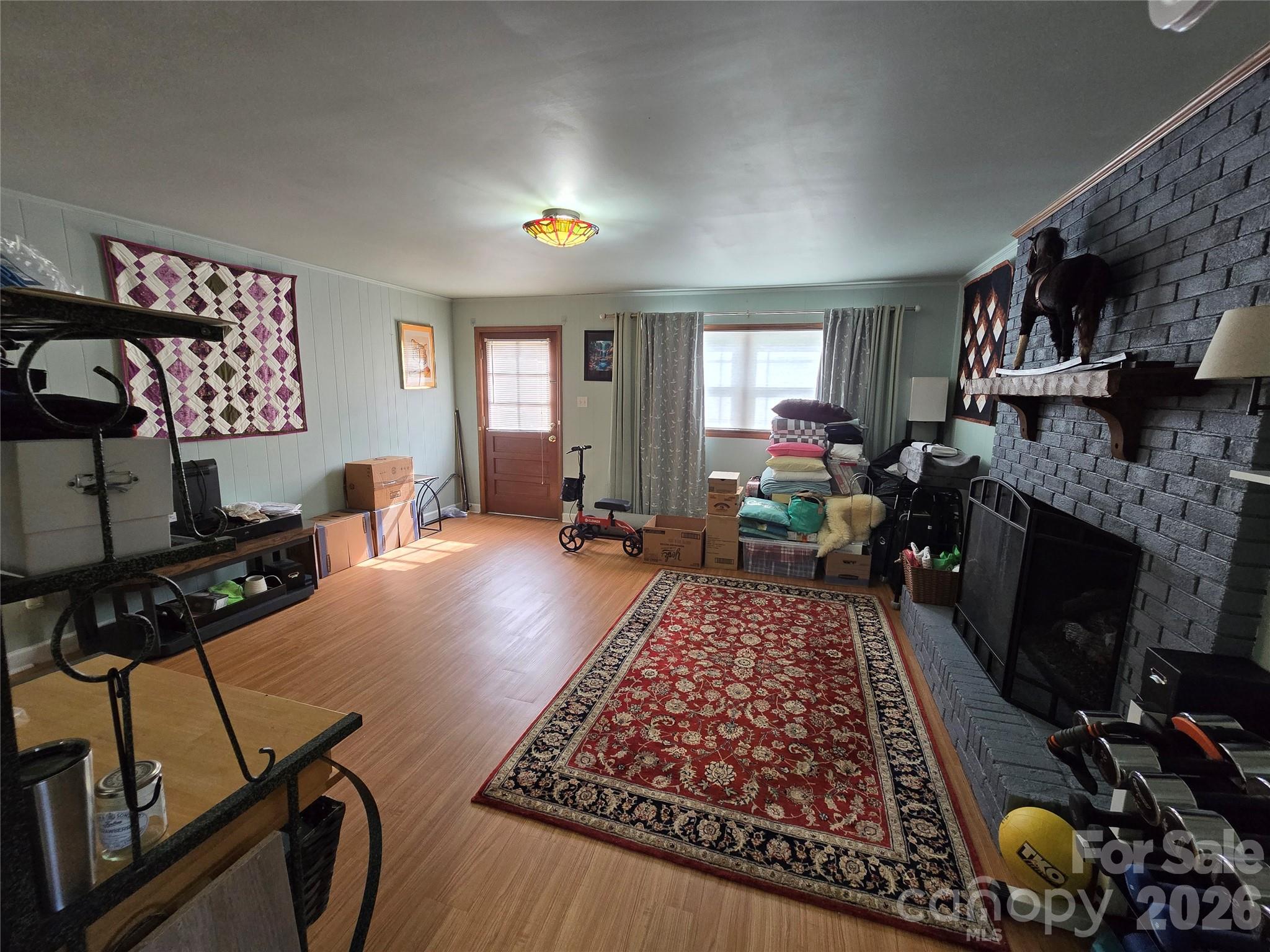 5760 Valley Field Road — Hickory