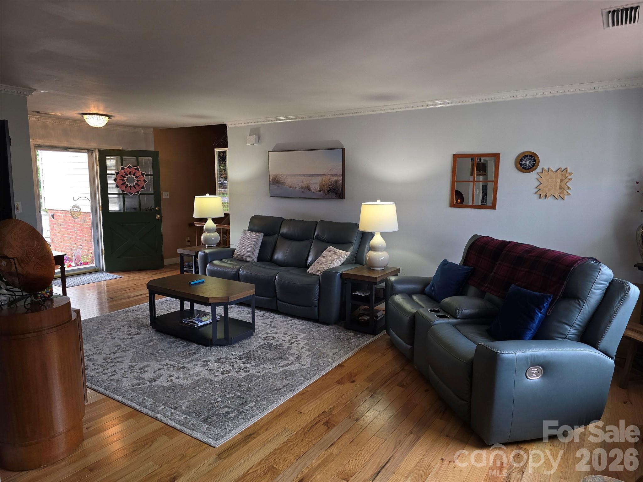 5760 Valley Field Road — Hickory