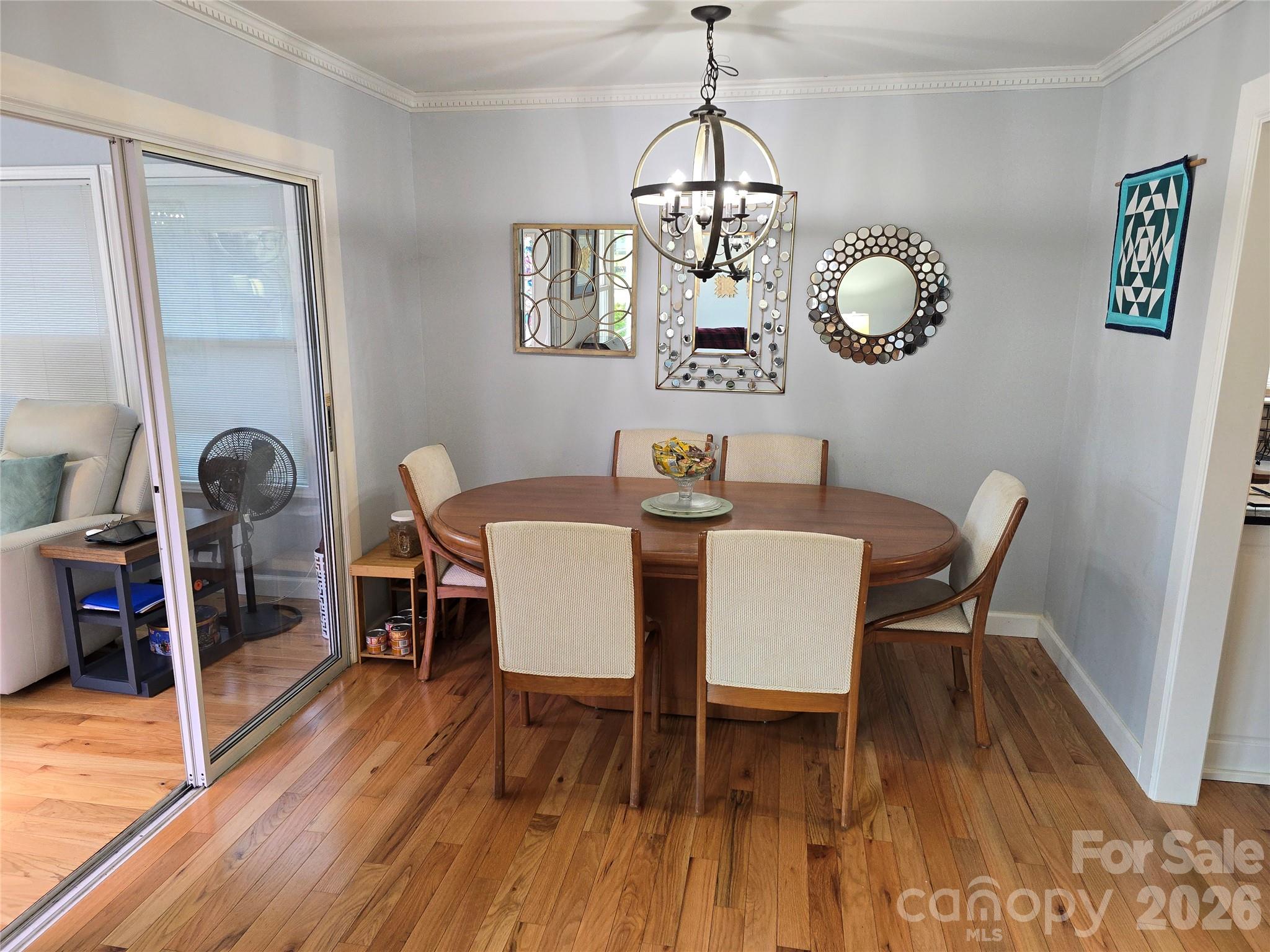 5760 Valley Field Road — Hickory