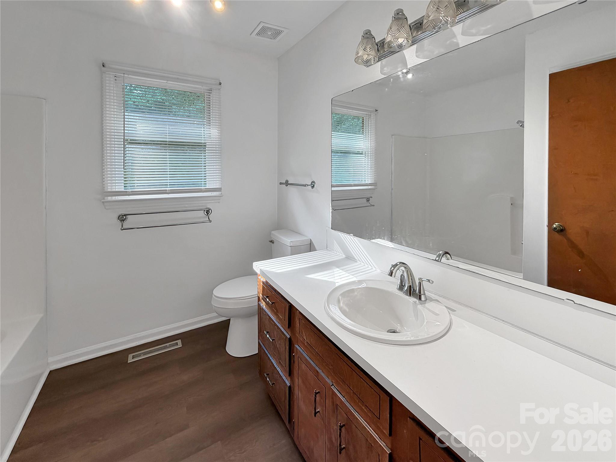 315 Southglenn Drive — Shelby