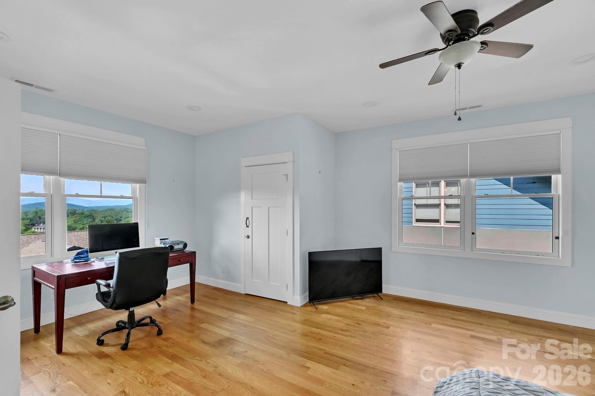 406 Kessler Place — Asheville