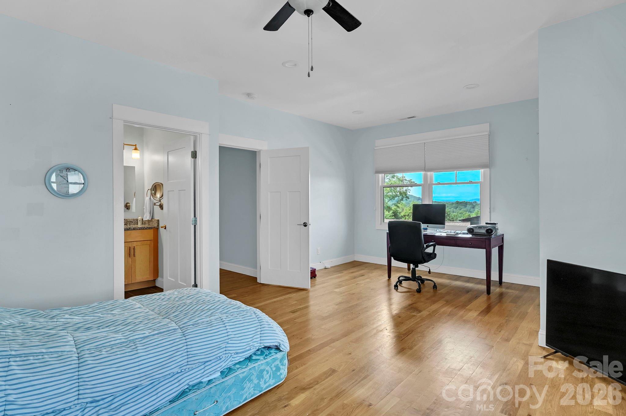 406 Kessler Place — Asheville