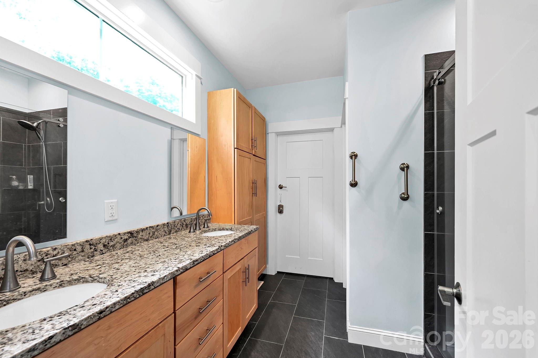 406 Kessler Place — Asheville