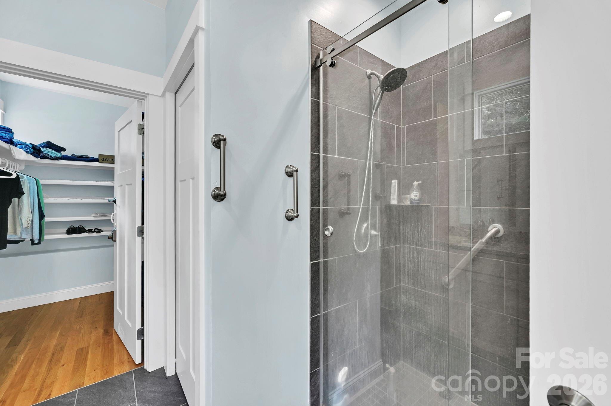 406 Kessler Place — Asheville