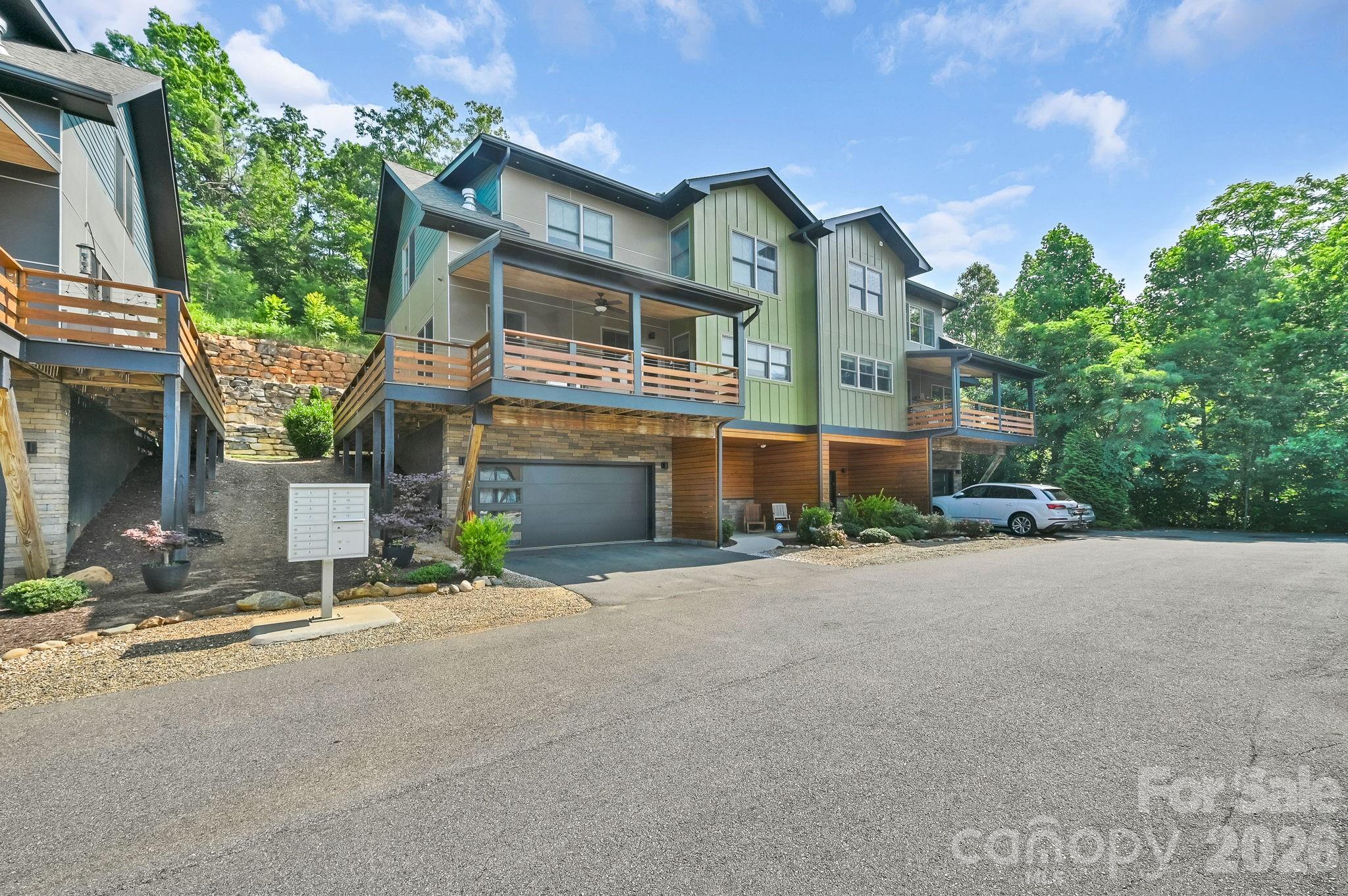 406 Kessler Place — Asheville