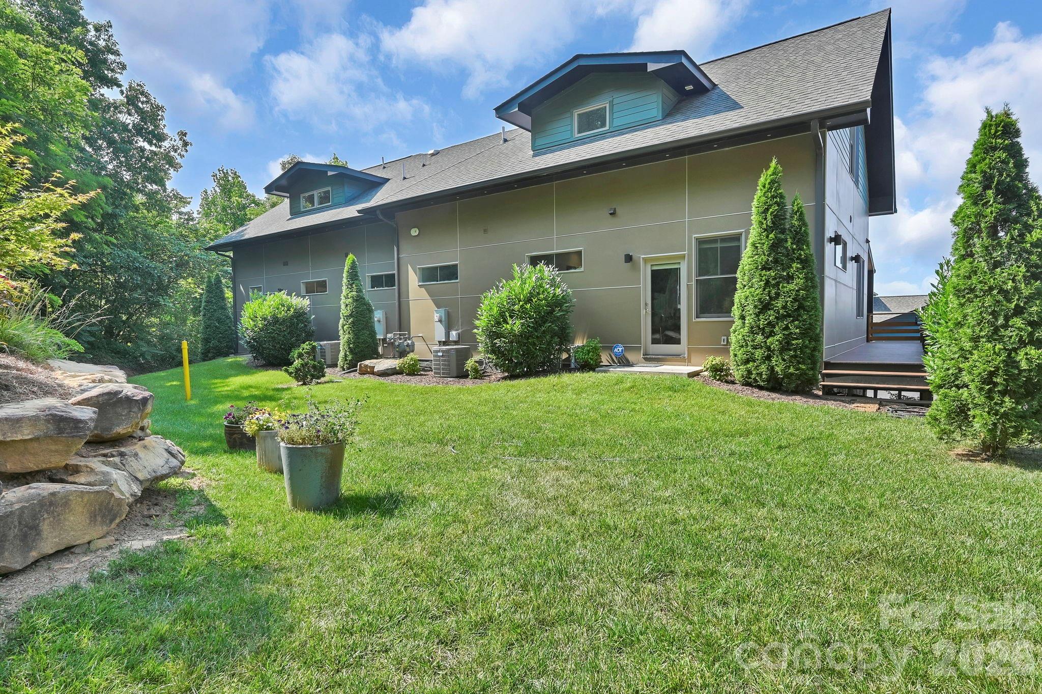 406 Kessler Place — Asheville